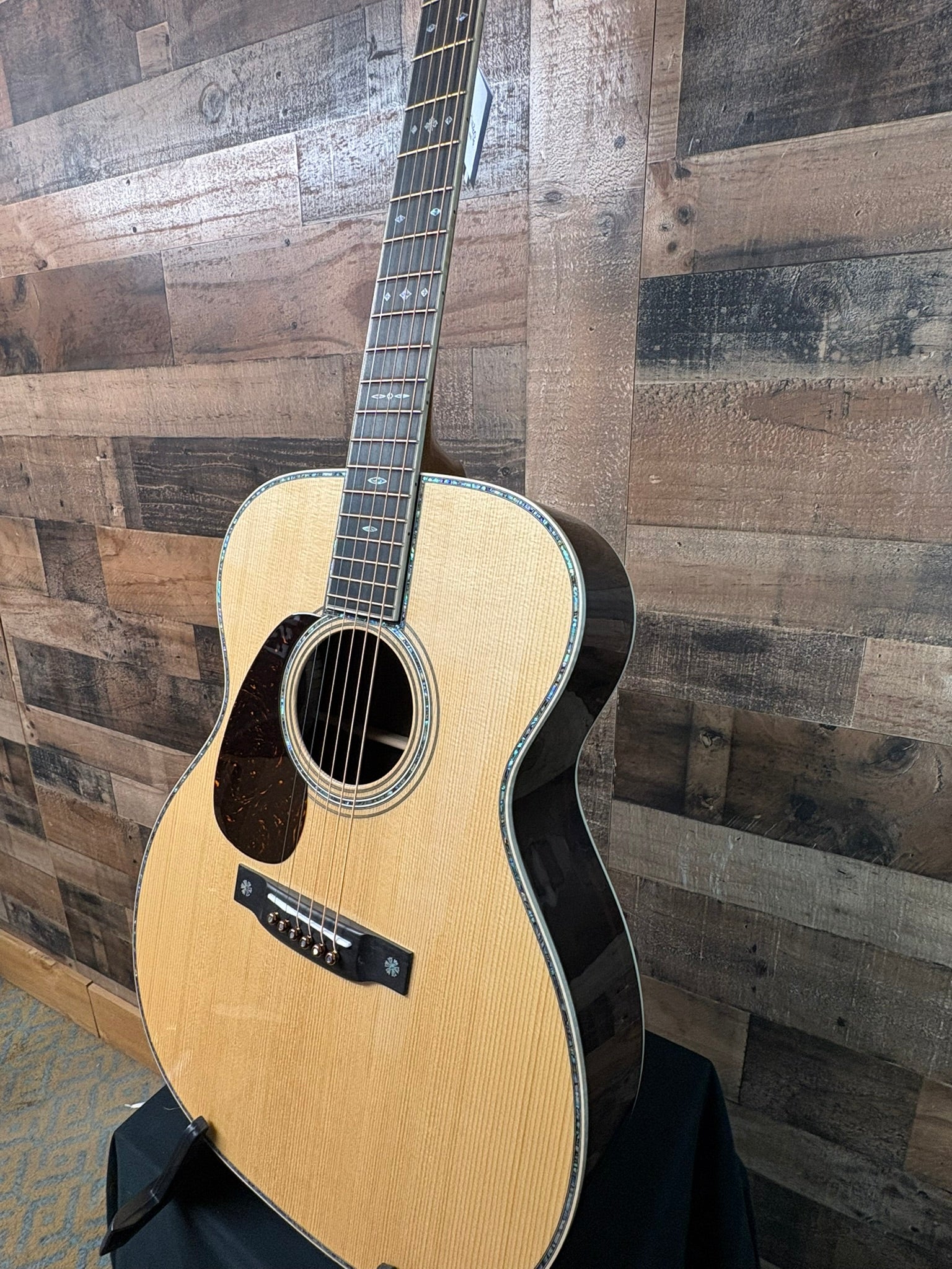 Martin 000-42 Modern Deluxe Left-handed Acoustic Guitar - Natural, Hard Case, 289