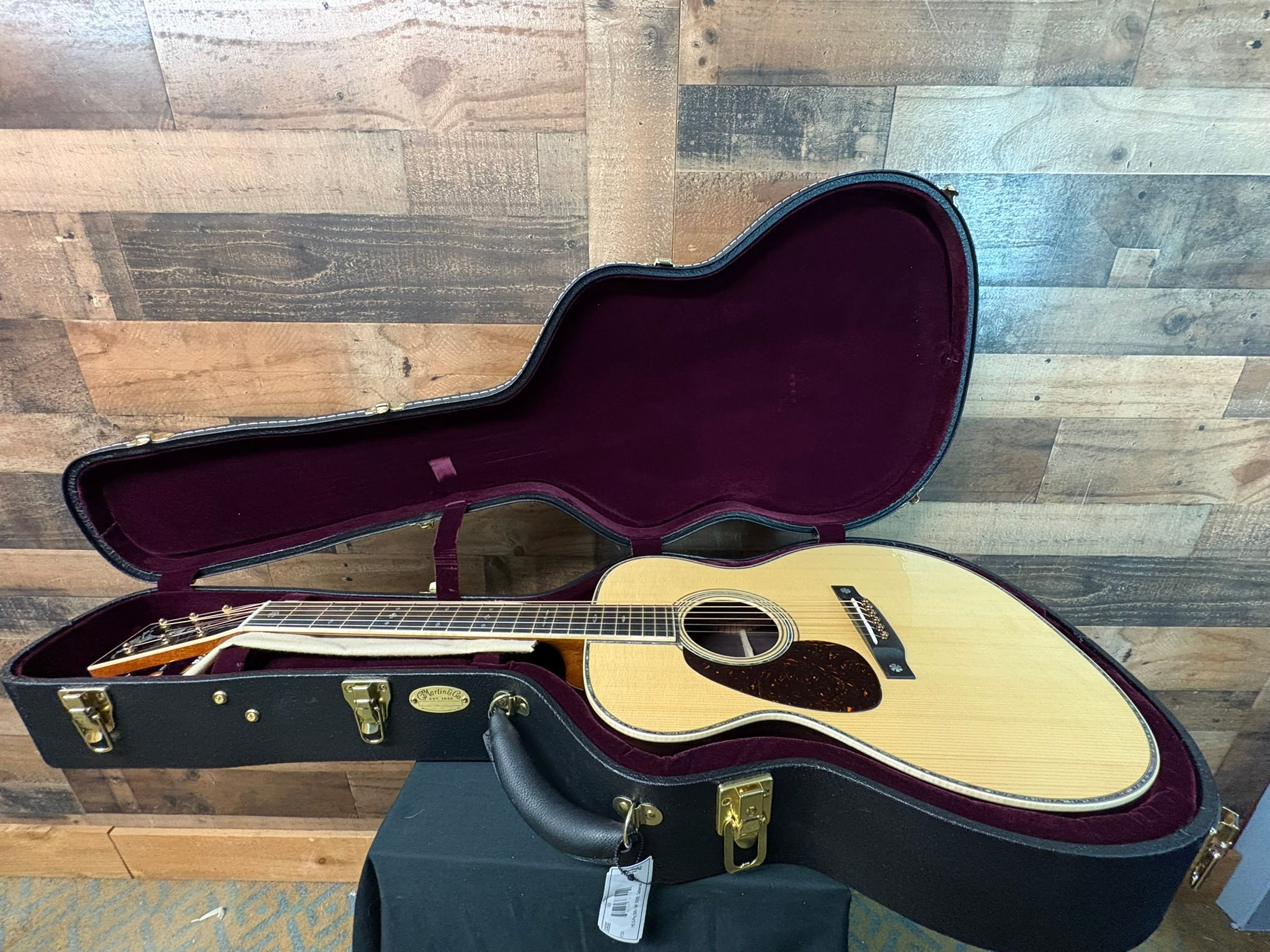 Martin 000-42 Modern Deluxe Left-handed Acoustic Guitar - Natural, Hard Case, 289