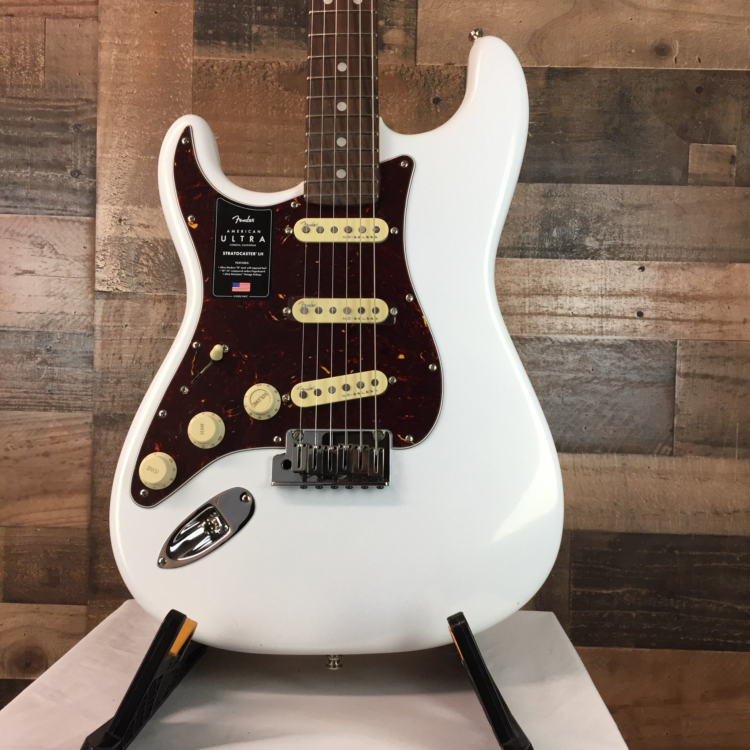 American Ultra Strat LEFTY Arctic Pearl, Hard Case, 357