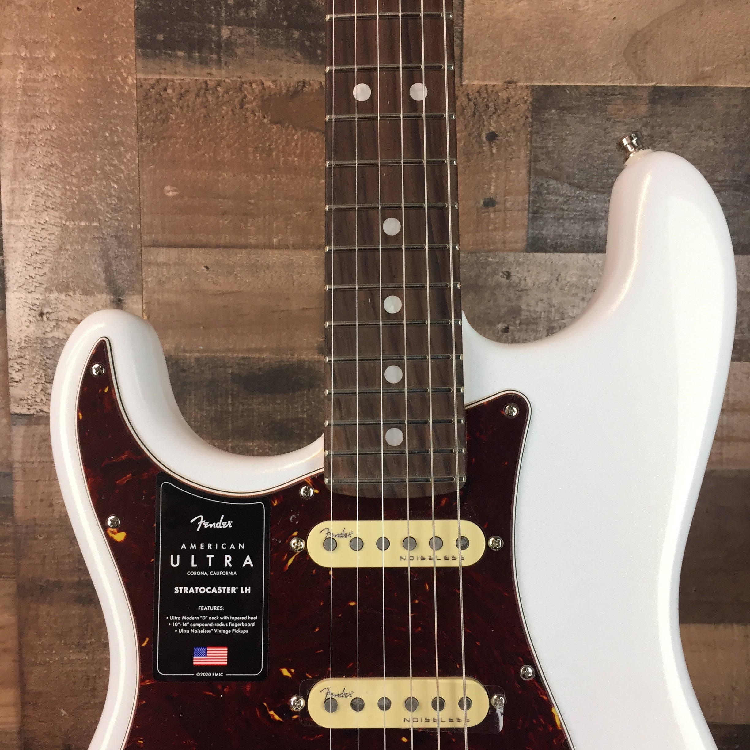 American Ultra Strat LEFTY Arctic Pearl, Hard Case, 357