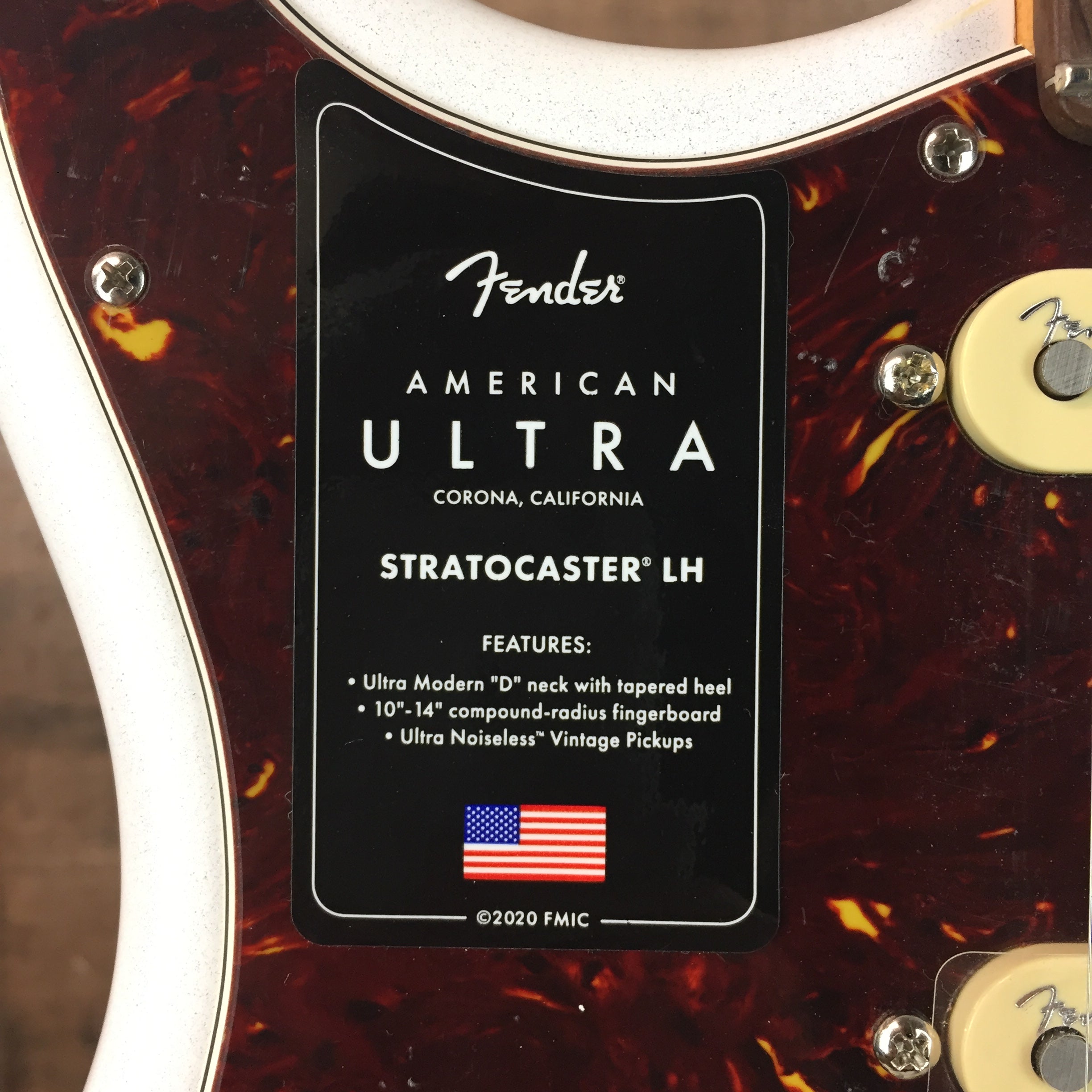 American Ultra Strat LEFTY Arctic Pearl, Hard Case, 357