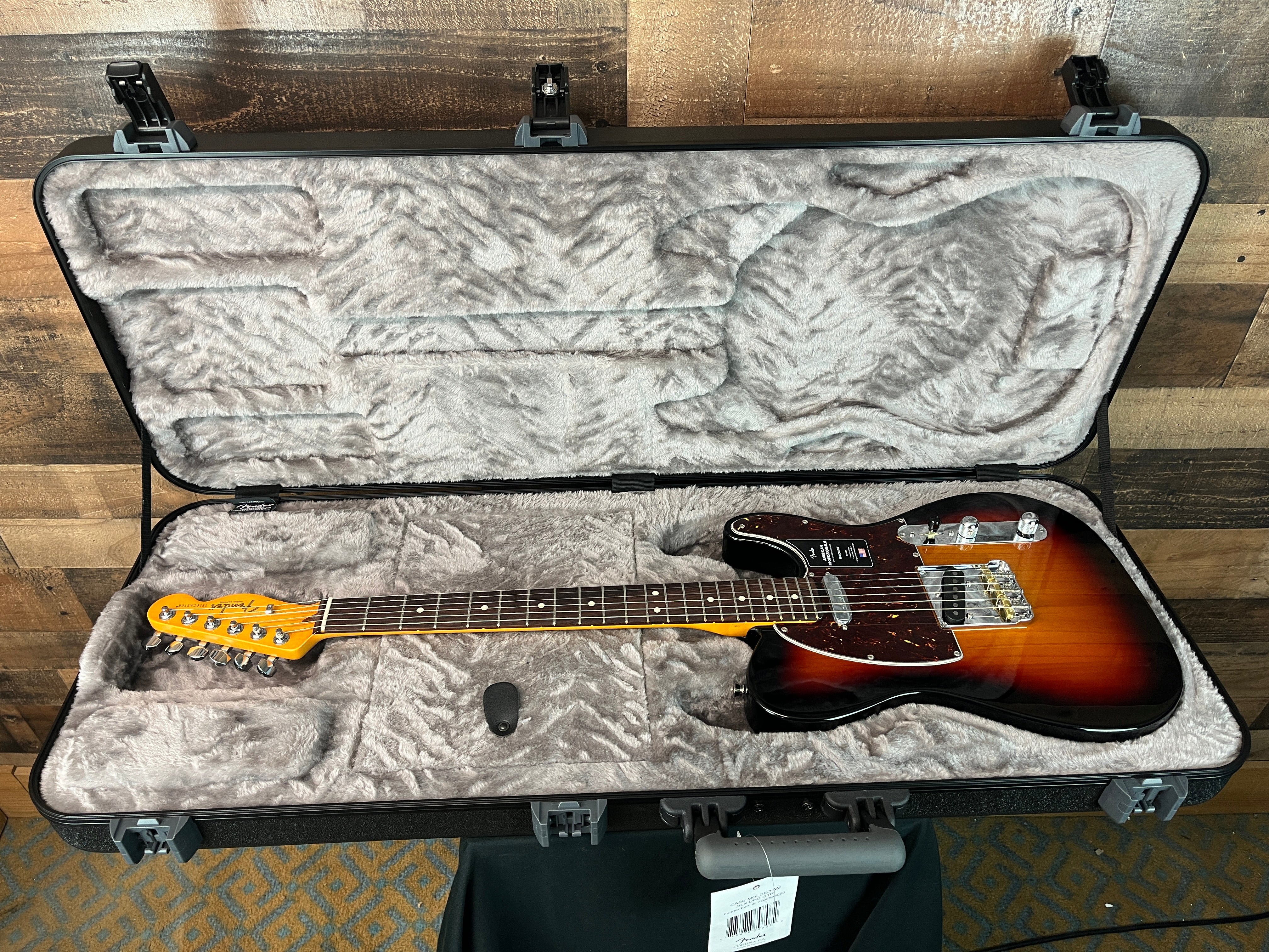American Professional II Telecaster, Rosewood Fretboard,  3-Color Sunburst, Hard Case, 579