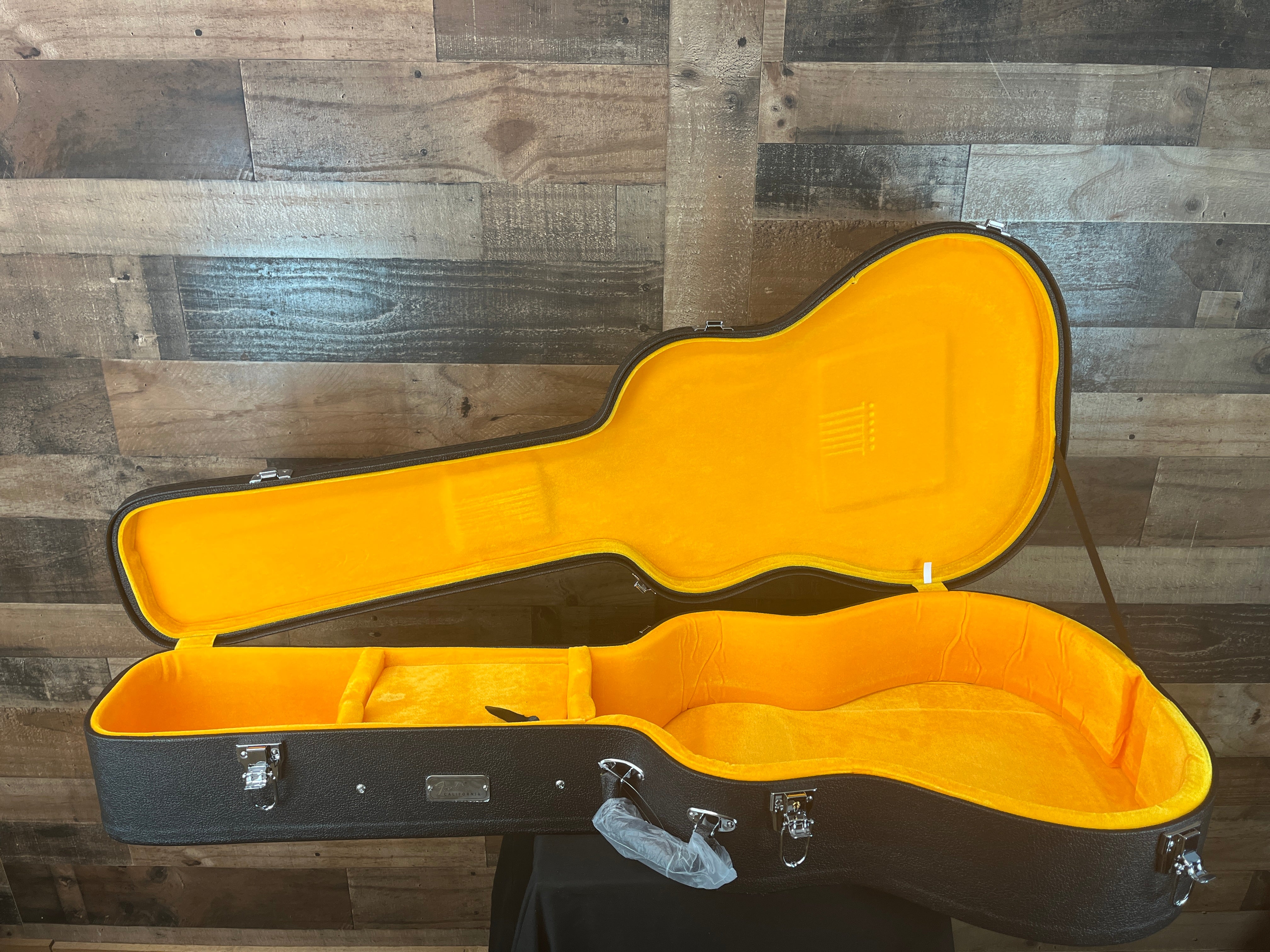 Fender California Vintage King Acoust/Electr, Antigua, Hardcase, 257