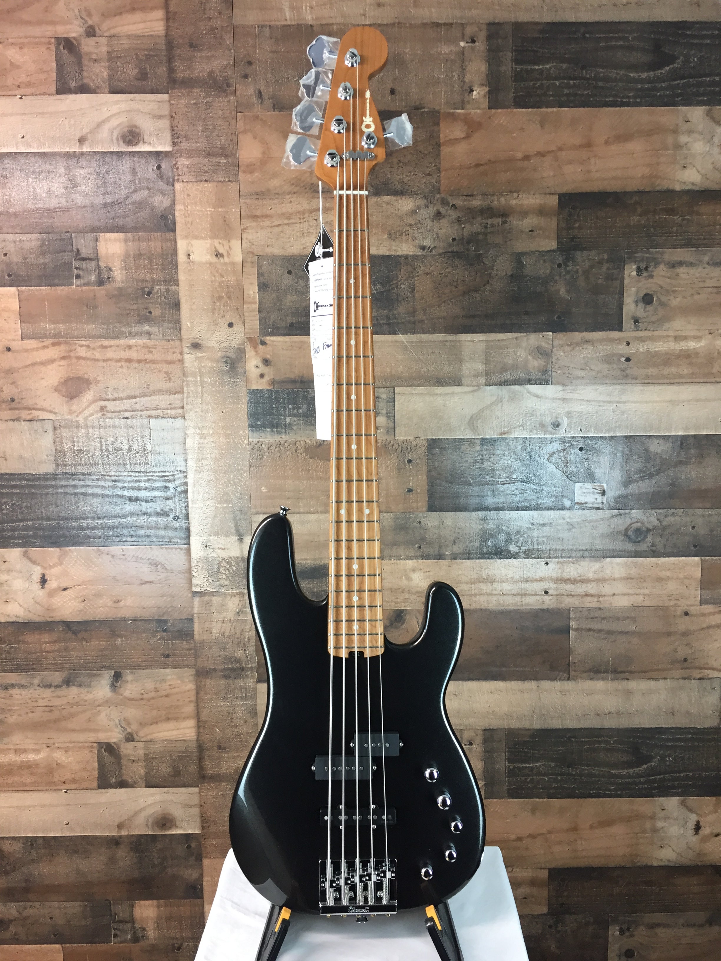 Pro-Mod San Dimas Bass PJ V Metallic Black, 239