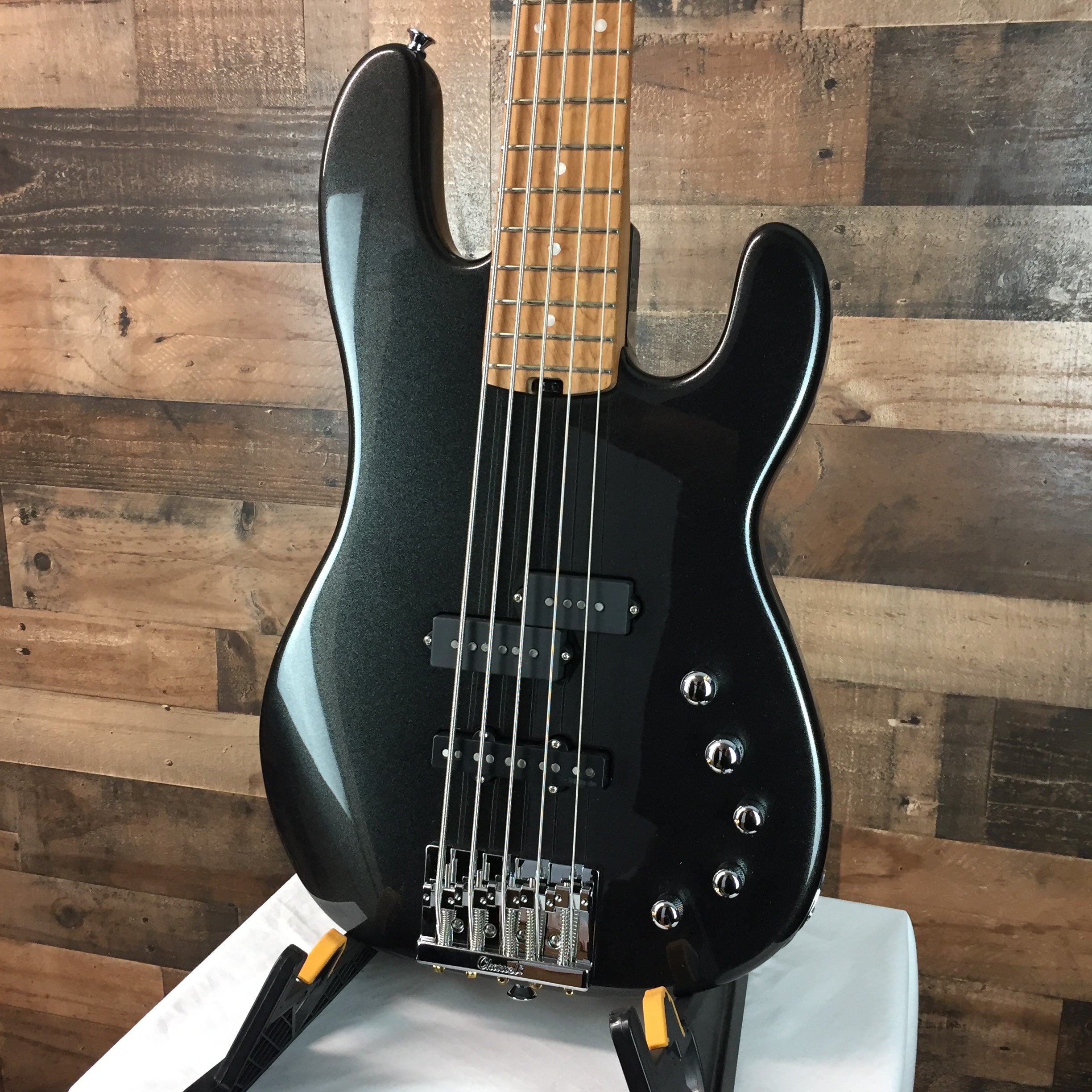 Pro-Mod San Dimas Bass PJ V Metallic Black, 239