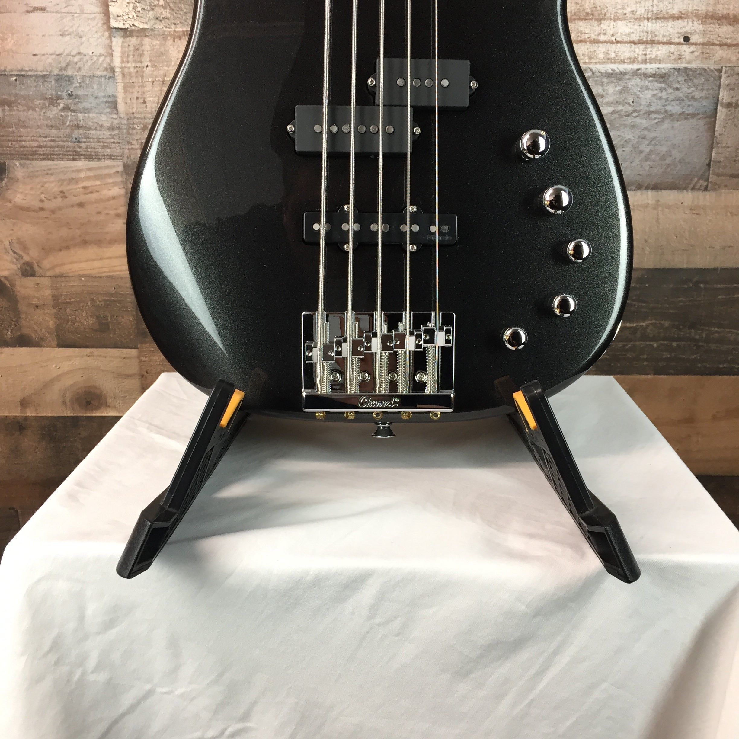 Pro-Mod San Dimas Bass PJ V Metallic Black, 239