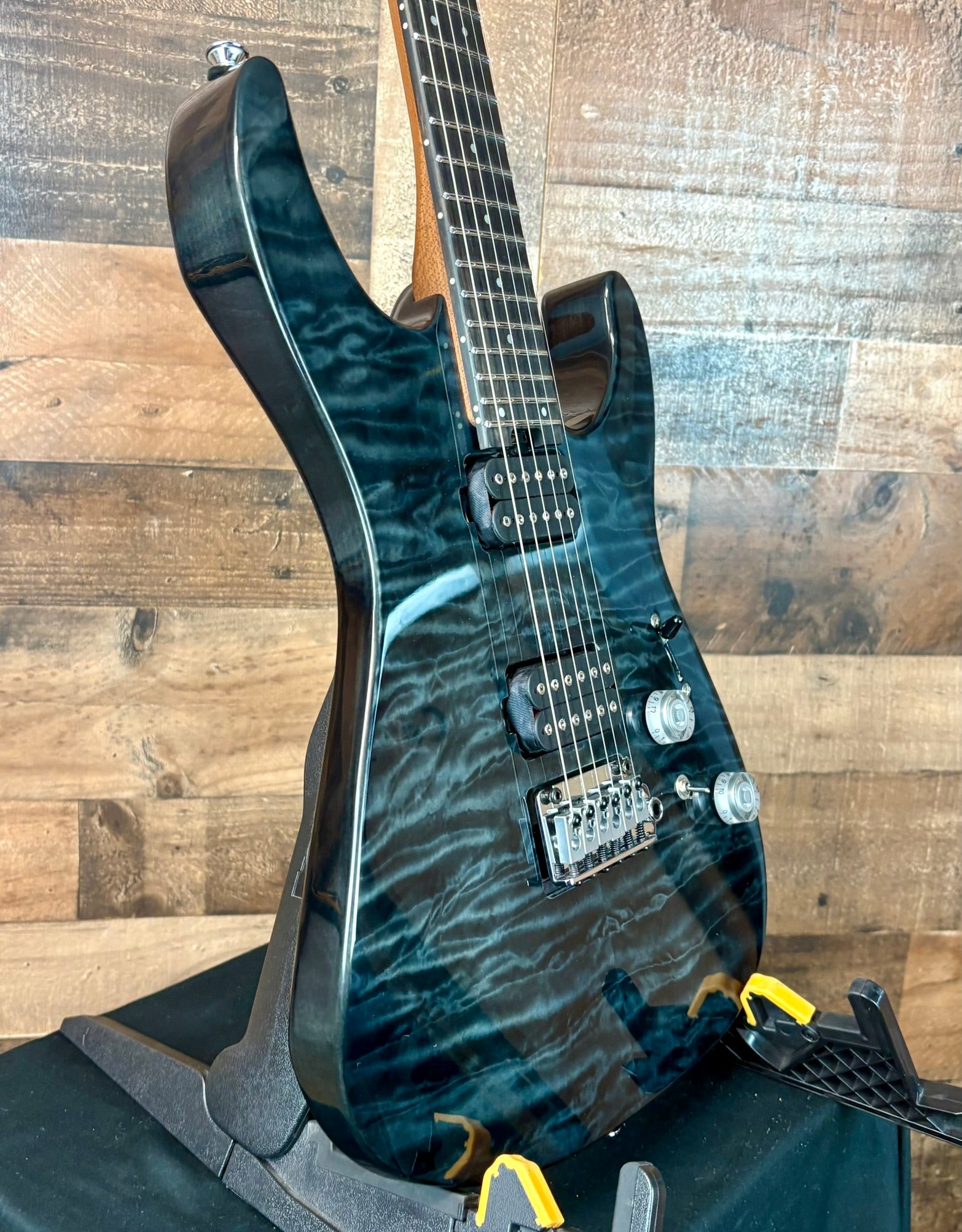 Charvel Pro-Mod Plus Dinky DK24 QM Midnight Ocean