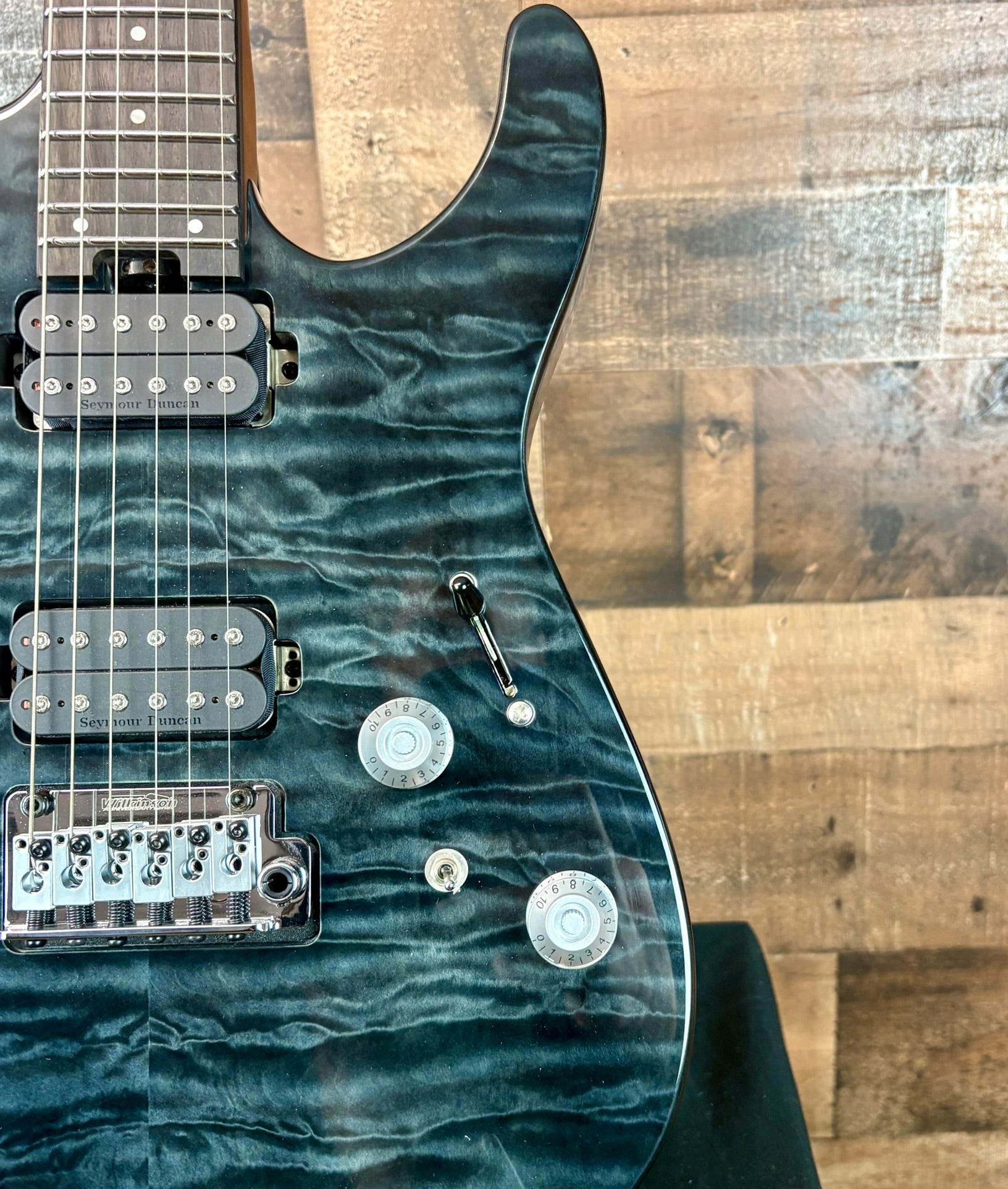 Charvel Pro-Mod Plus Dinky DK24 QM Midnight Ocean