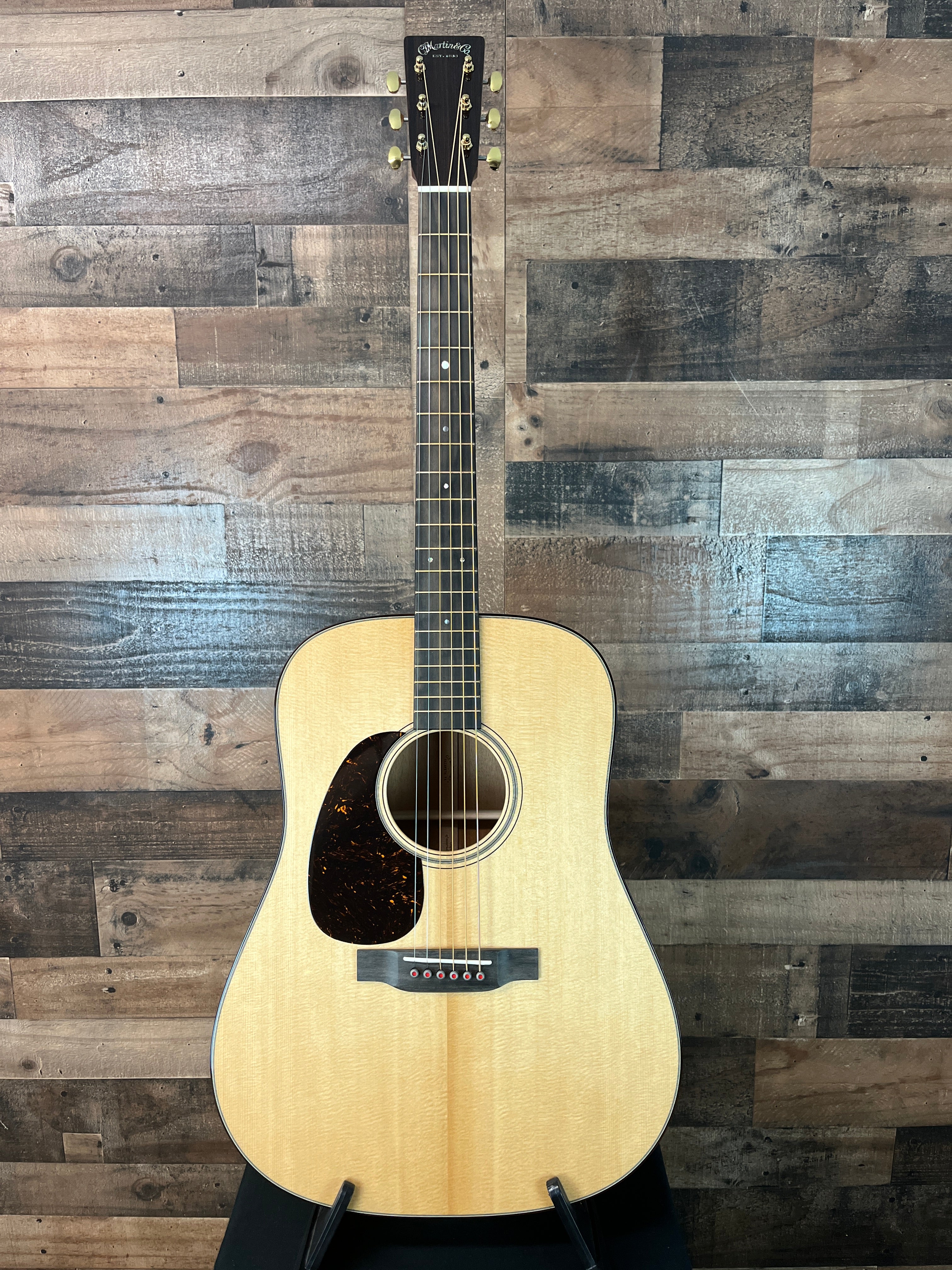 Martin D-18 Modern Deluxe Acoustic Guitar - Natural, Gig Bag, Left-Handed, 322