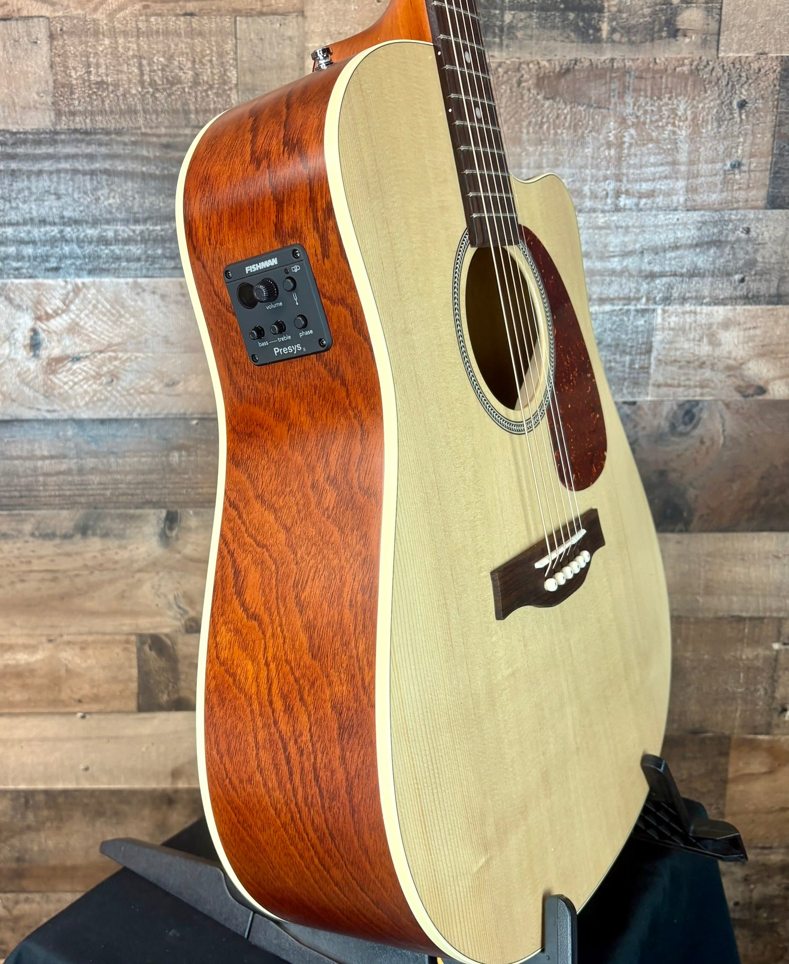 Seagull Coastline S6 Slim Cutaway Spruce Presys II Acoustic/Electric Guitar