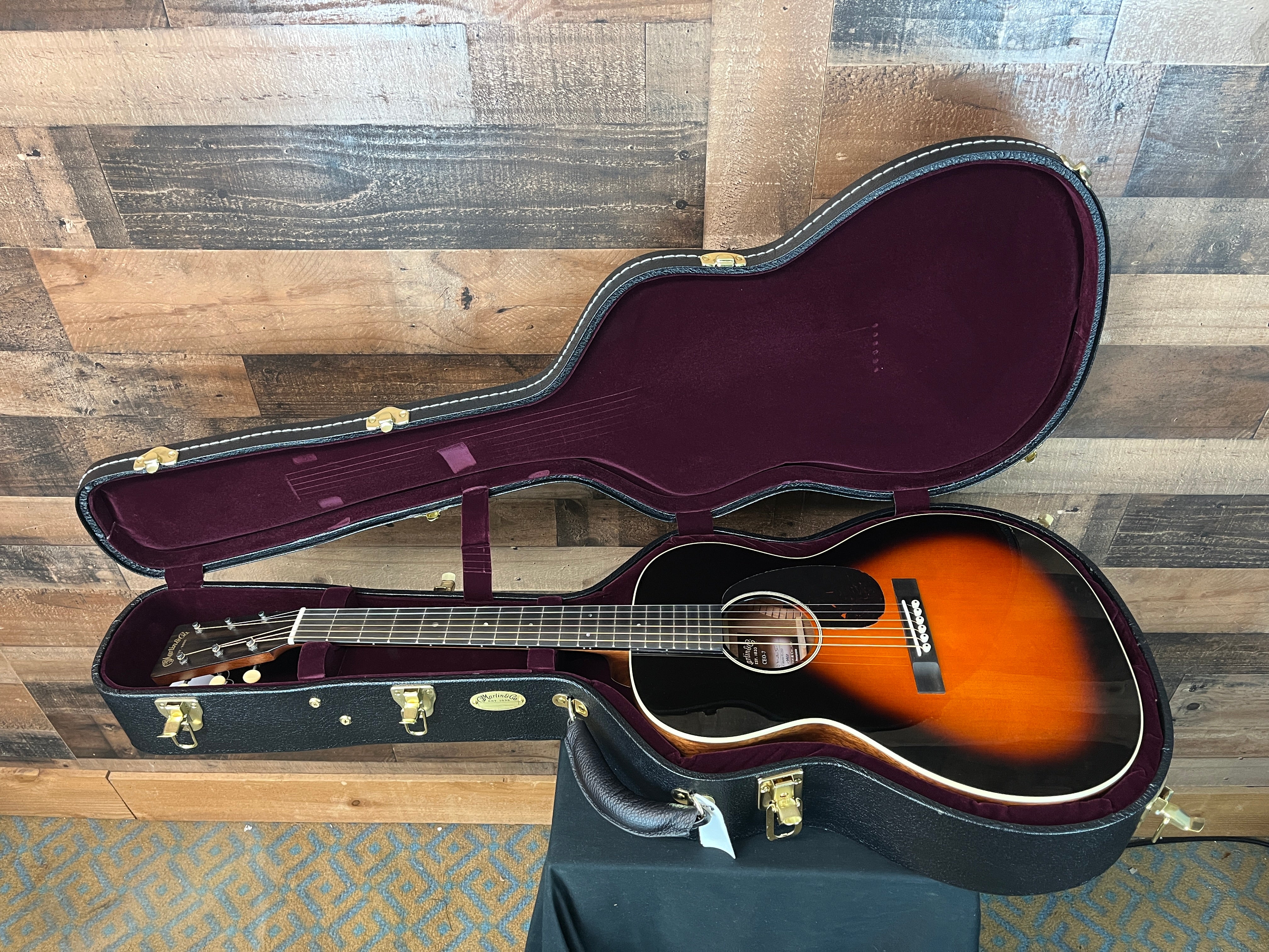 Martin CEO-7, Hard Case, Autumn Sunset Burst, 696