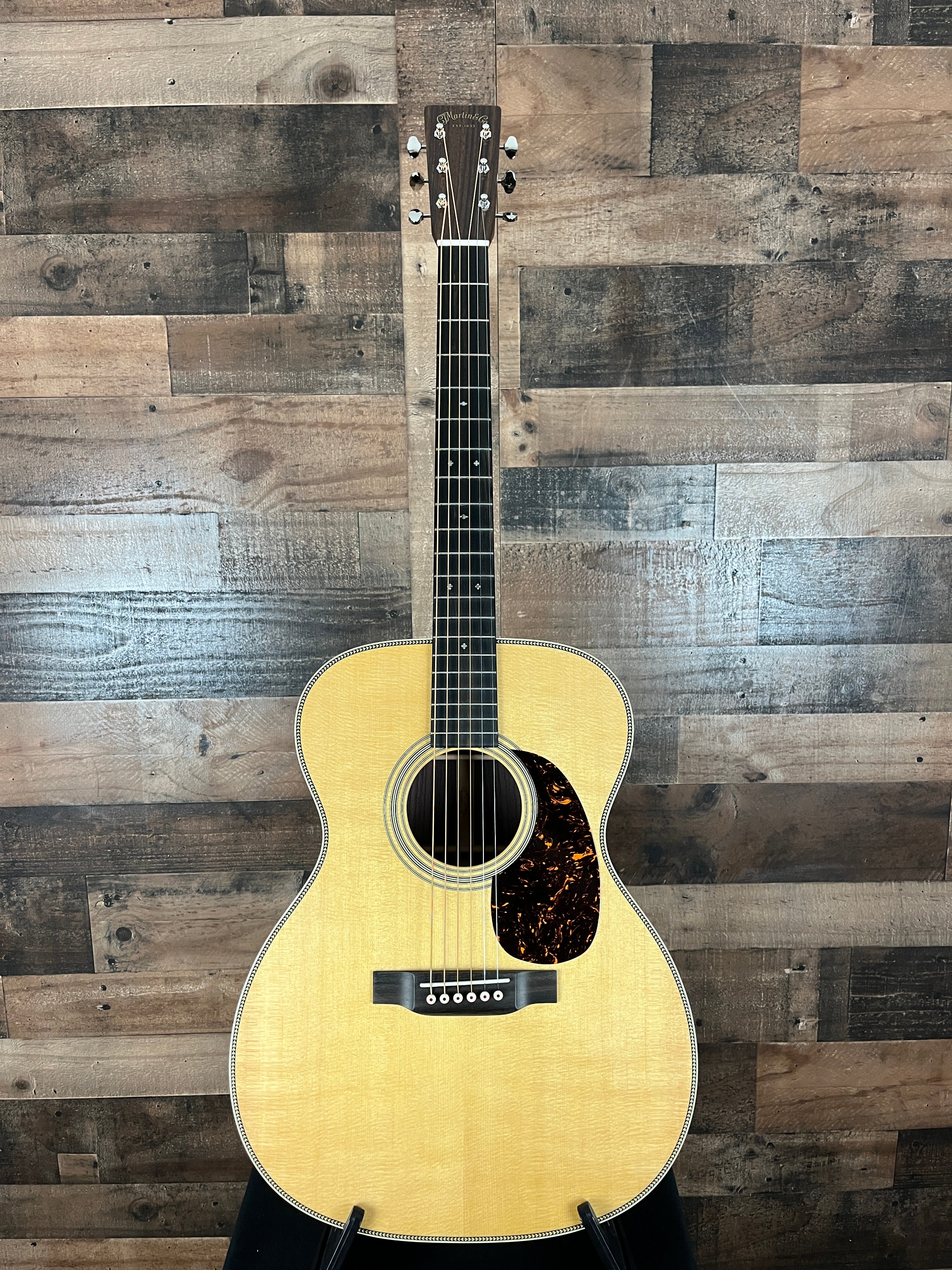 Martin 000-28 Acoustic Guitar with Hard Case, 886