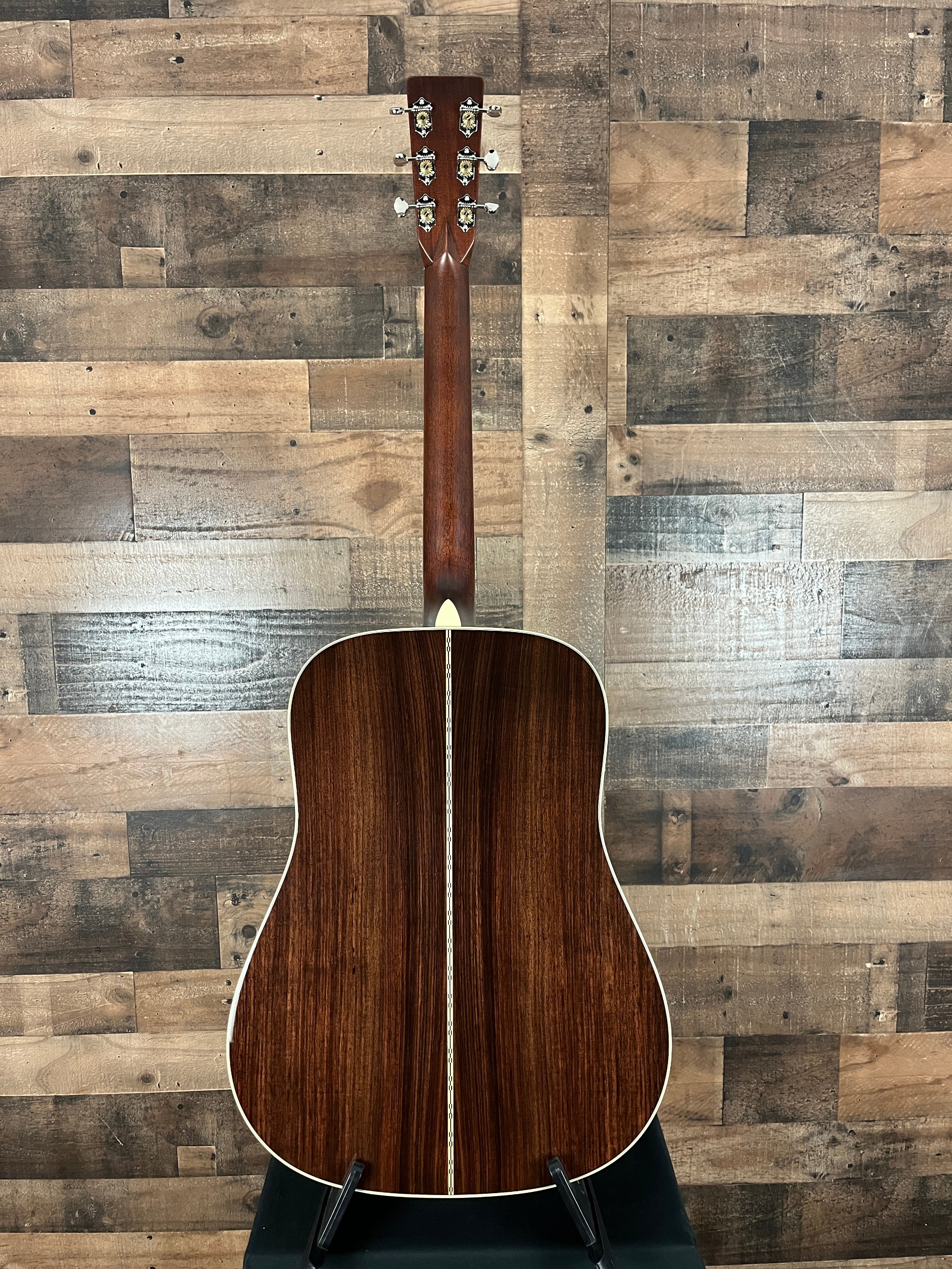 Martin D-28L D-28, Left-handed, Natural, Hardcase, 554