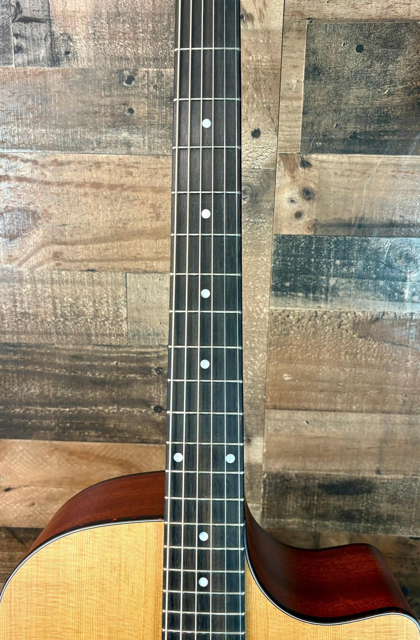 Eastman AC122-1CE Grand Auditorium Natural