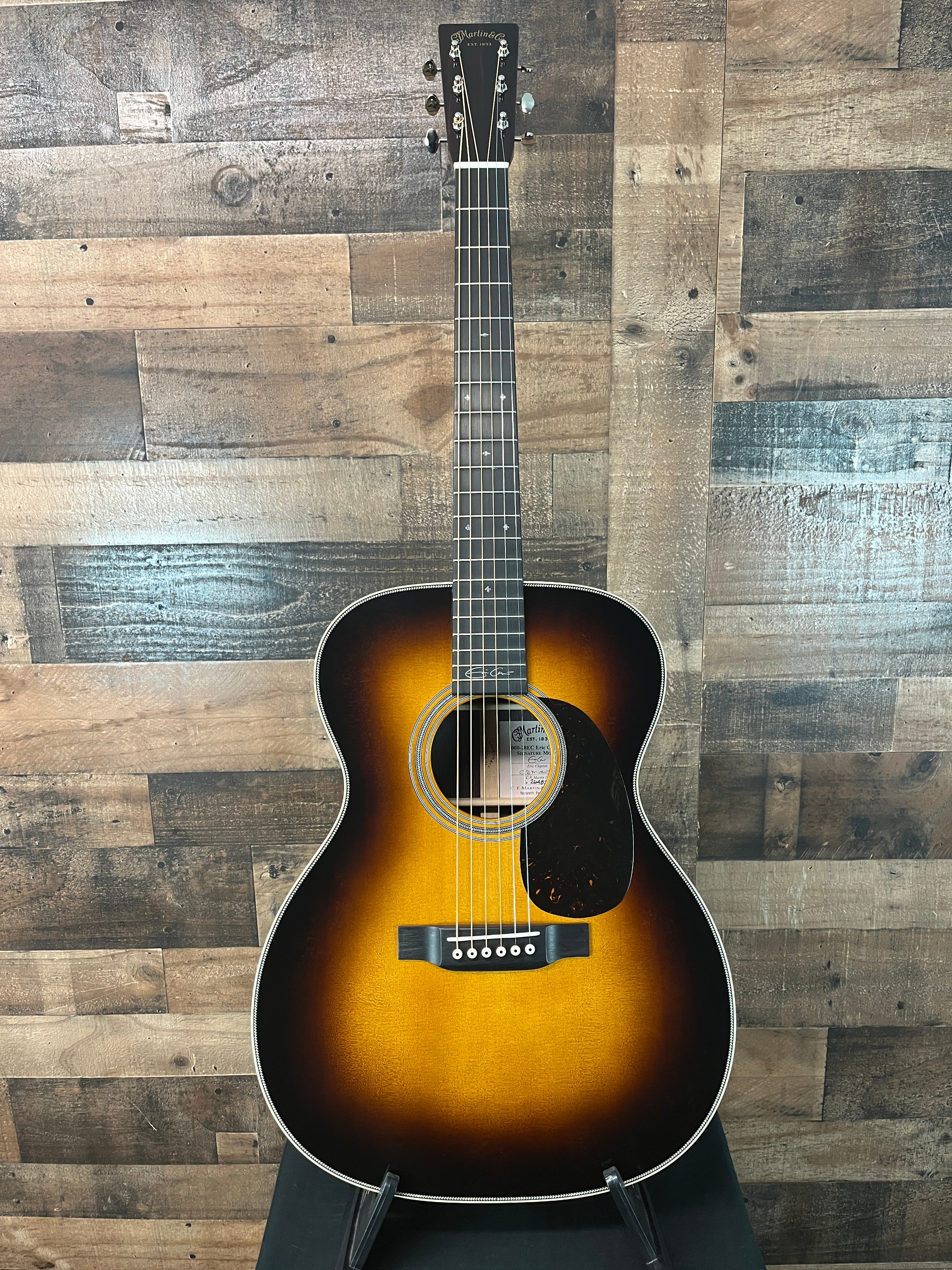 Martin 000-28EC Sunburst, Hardshell Case, 957