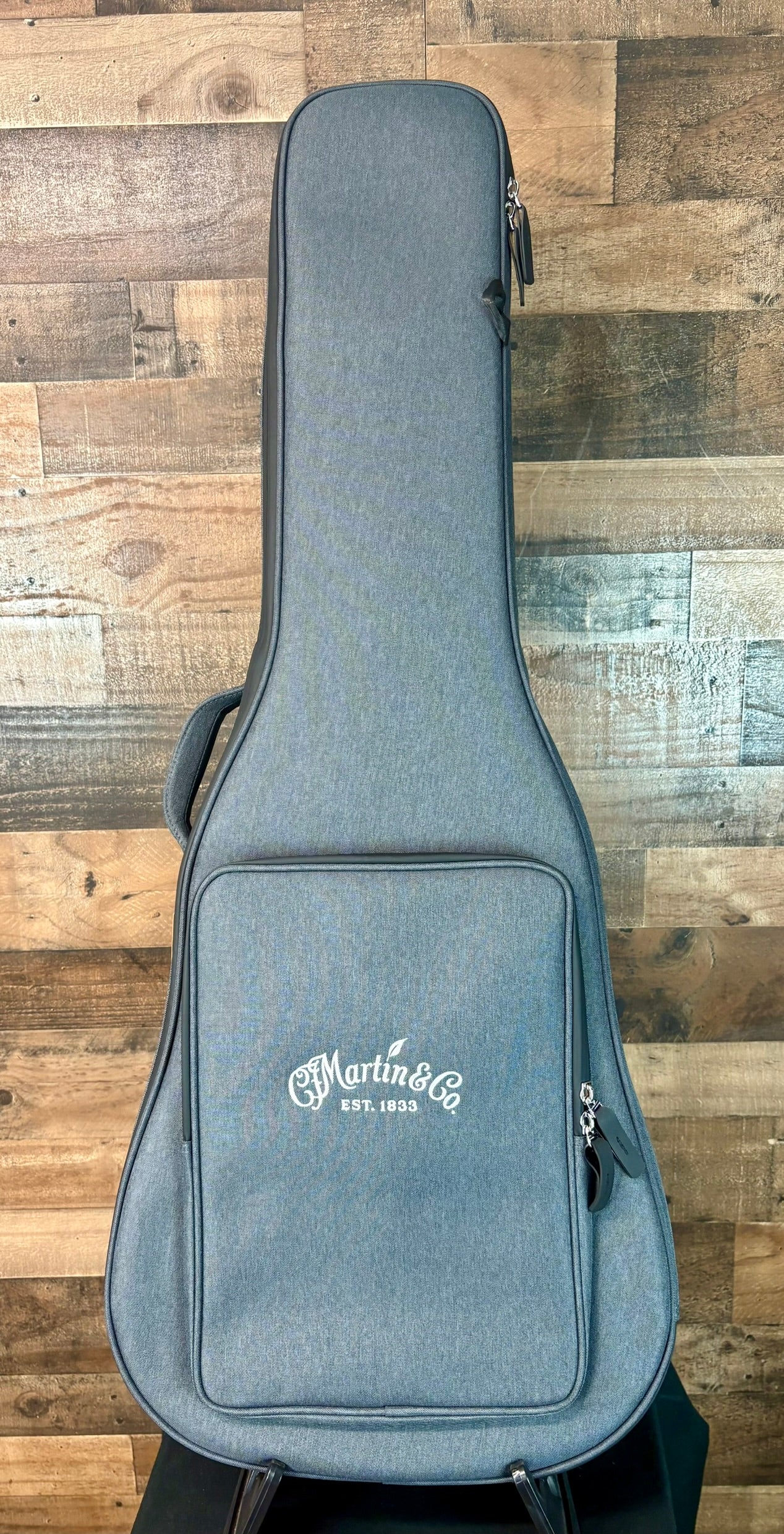 Martin 00-10E Road Series Retro Joe Bonamassa Acoustic Electric Guitar