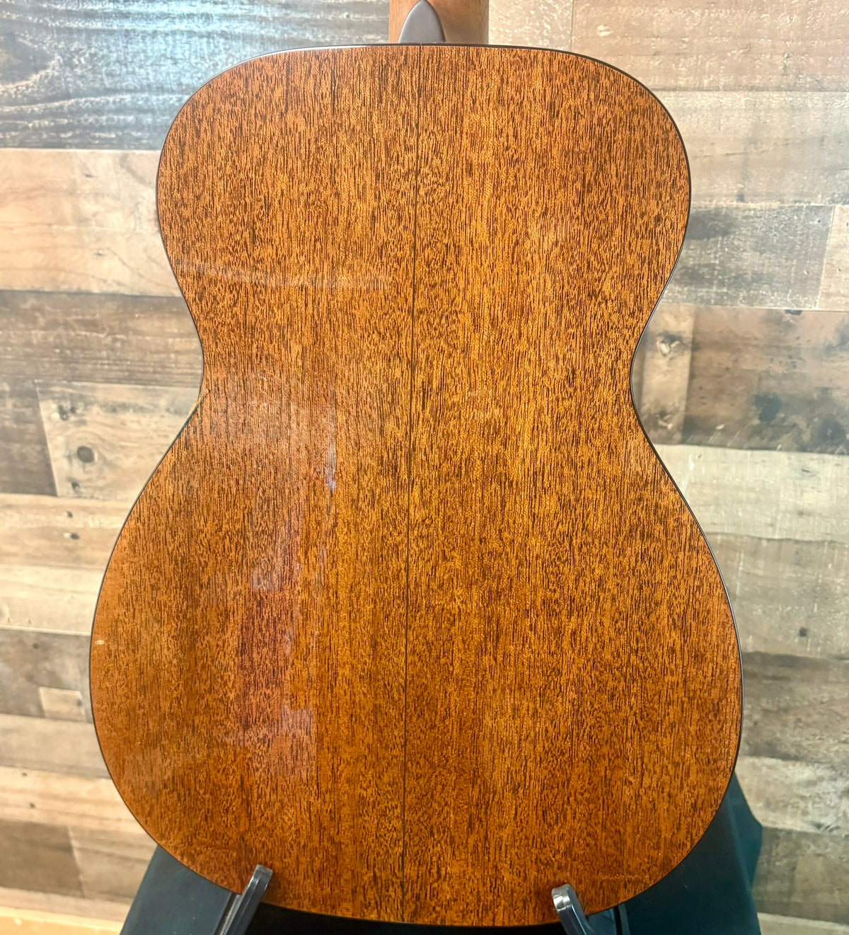 Martin 00-18 Joe Bonamassa Acoustic Guitar