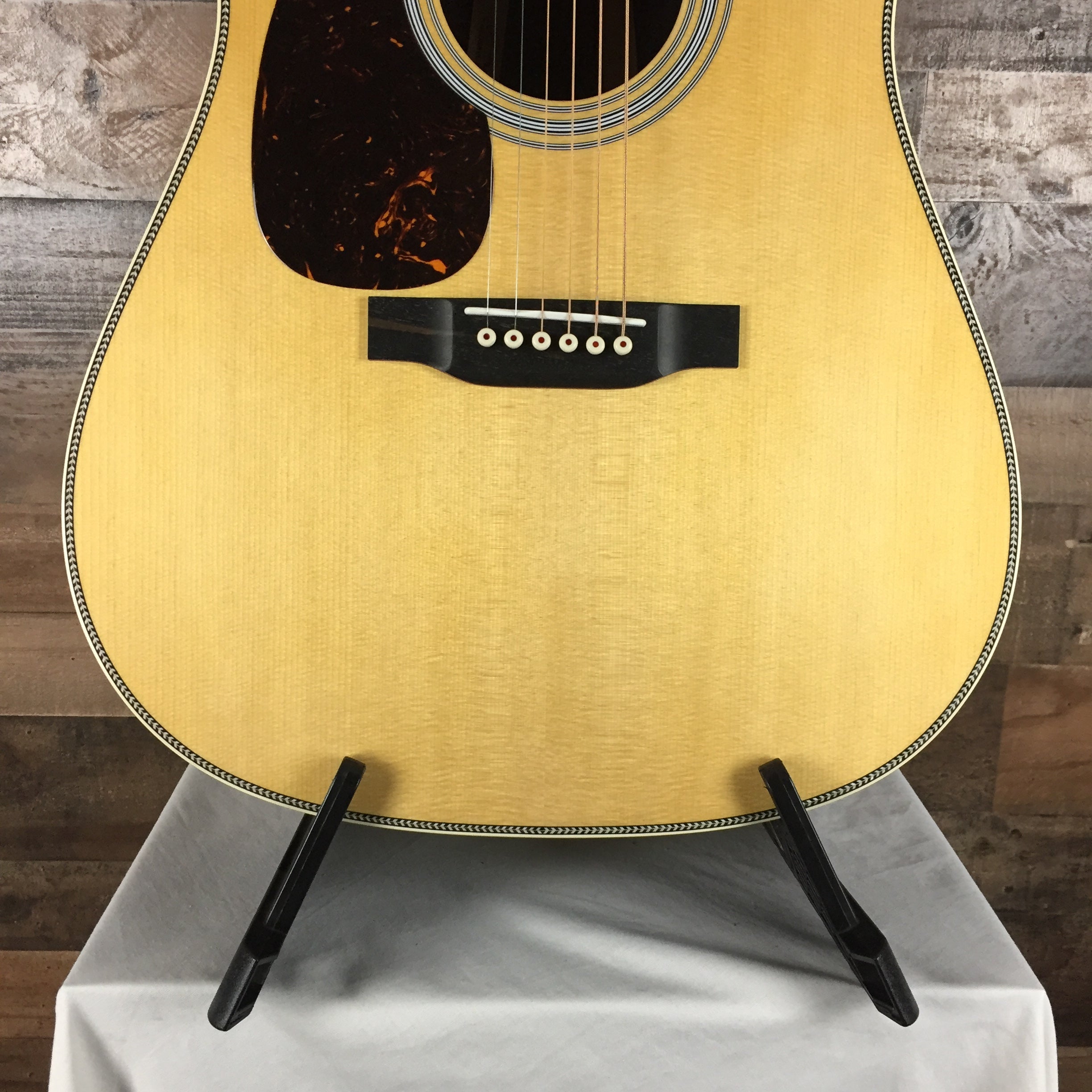 Martin HD-35, Left-handed Acoustic Guitar, Natural, Hard Case, 833