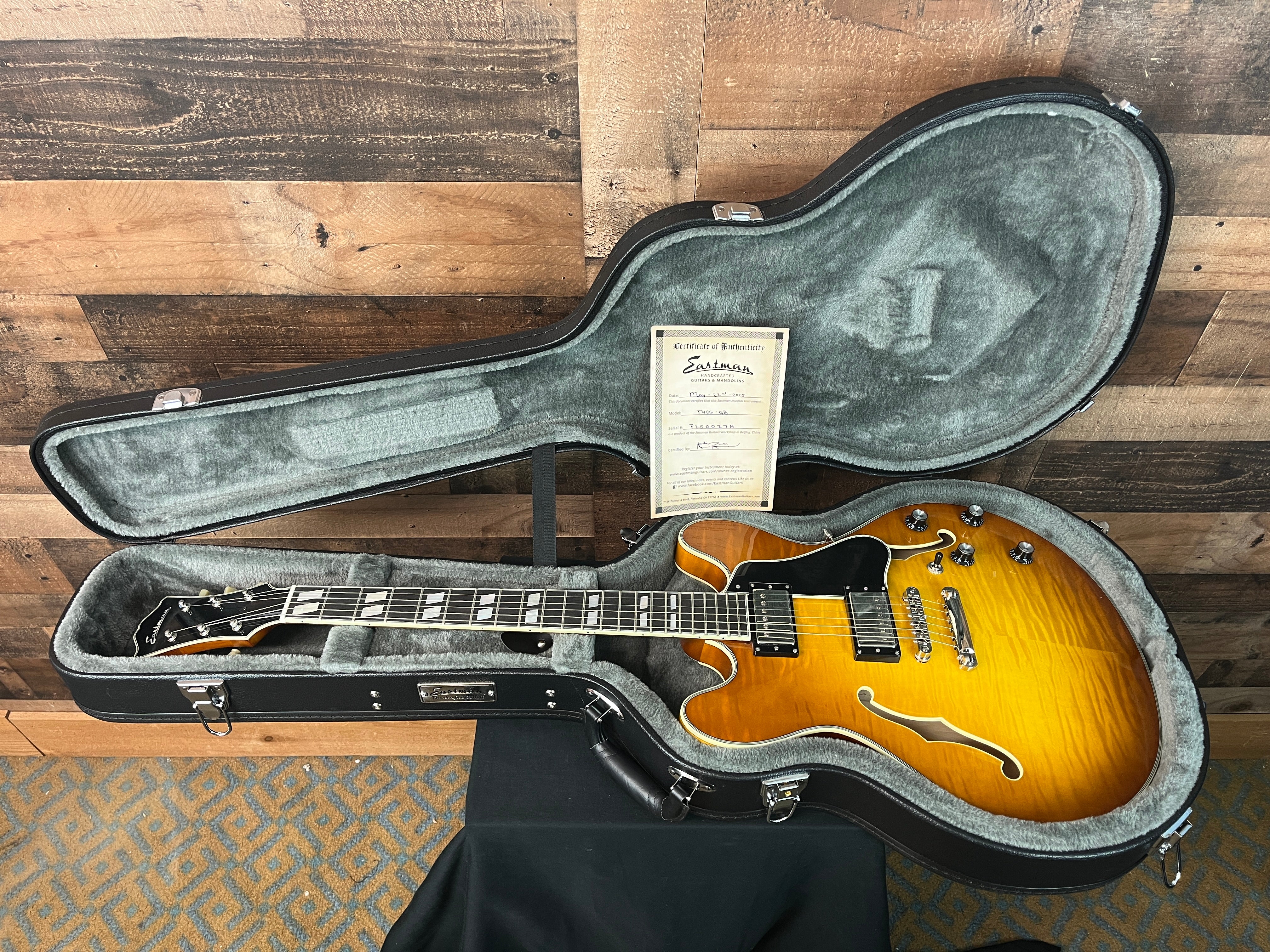 Eastman T486 Semi-Hollow Electric, Goldburst, Hard Case, 278