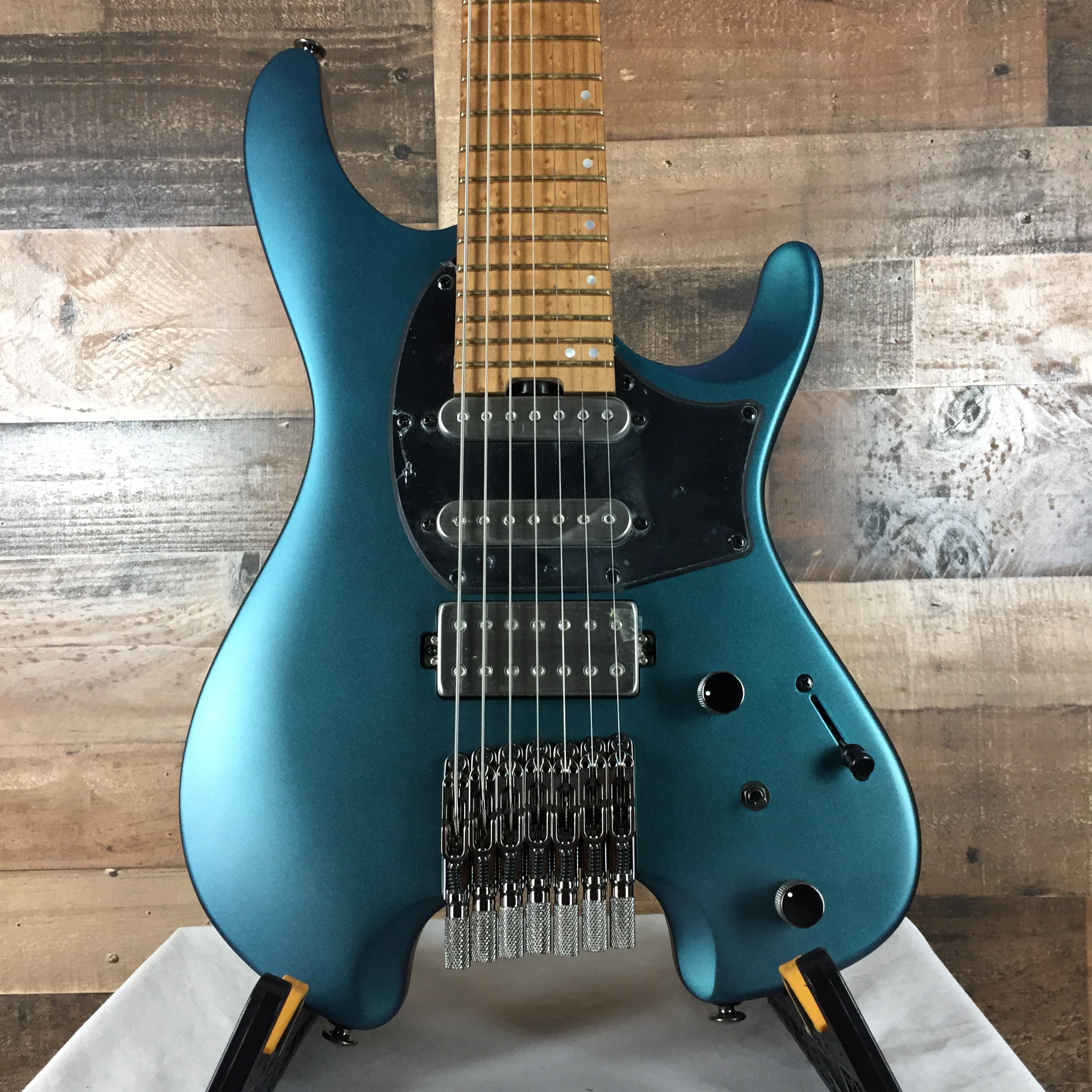 Q547 7-String, Electric Guitar Blue Chameleon Metallic Matte, Gig Bag, 083