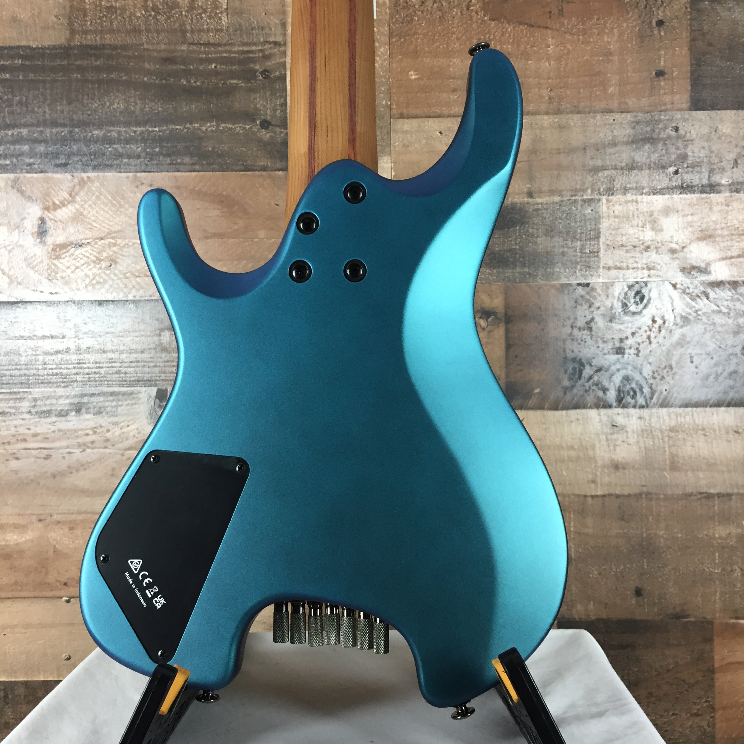 Q547 7-String, Electric Guitar Blue Chameleon Metallic Matte, Gig Bag, 083