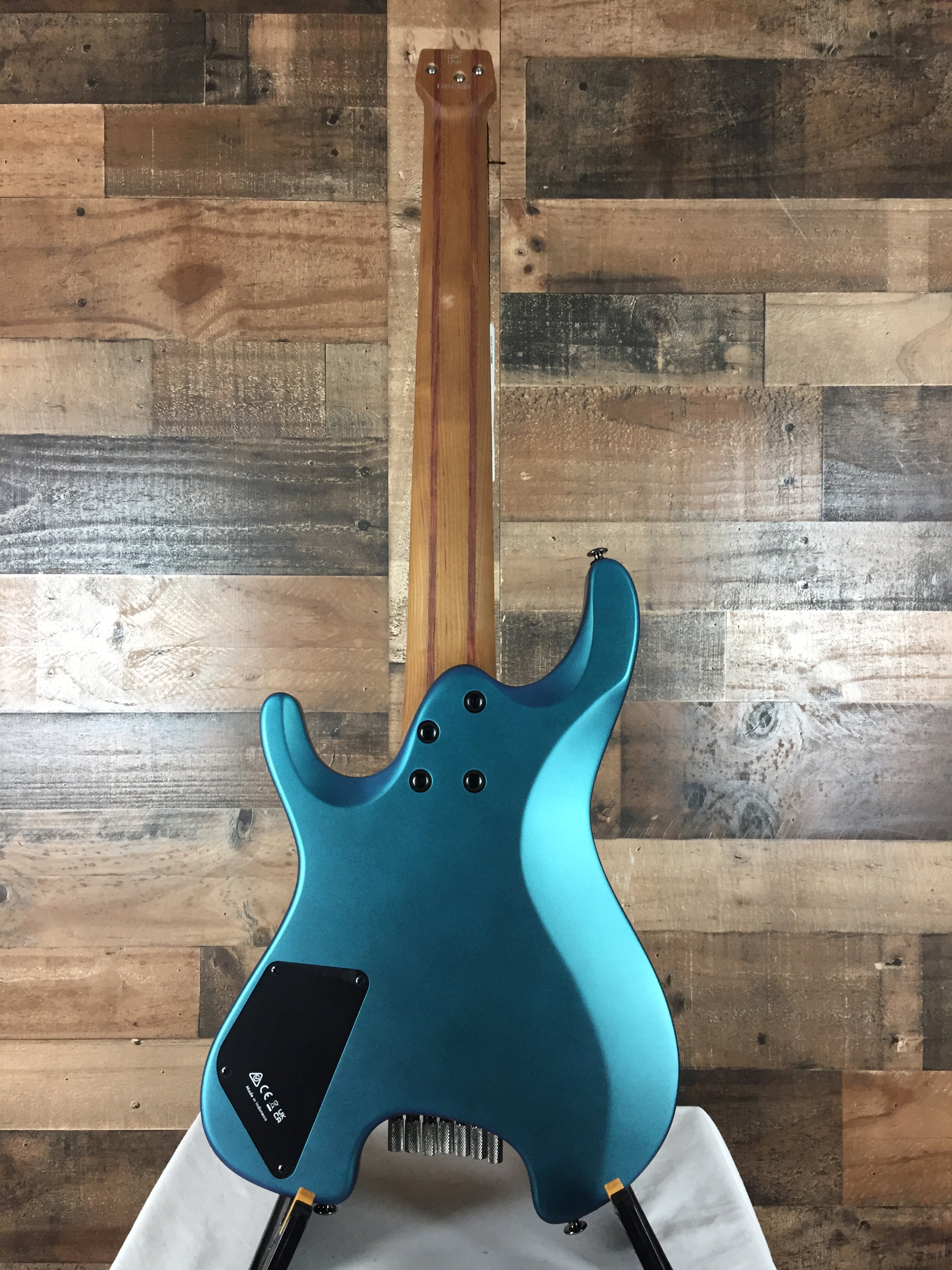 Q547 7-String, Electric Guitar Blue Chameleon Metallic Matte, Gig Bag, 083