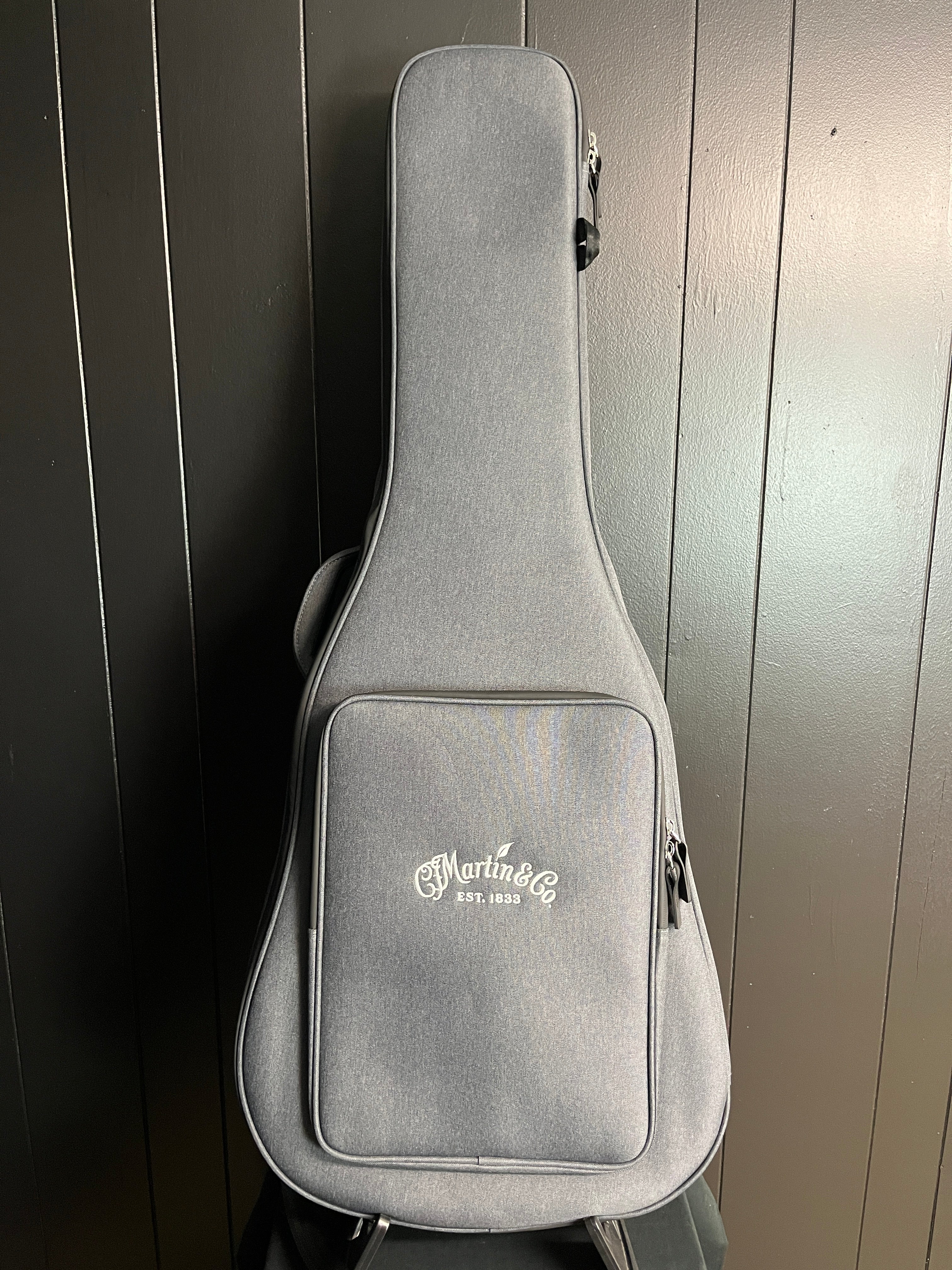 Martin 000E Retro Plus Mahogany, Natural Aging Toner, Soft Case, 337