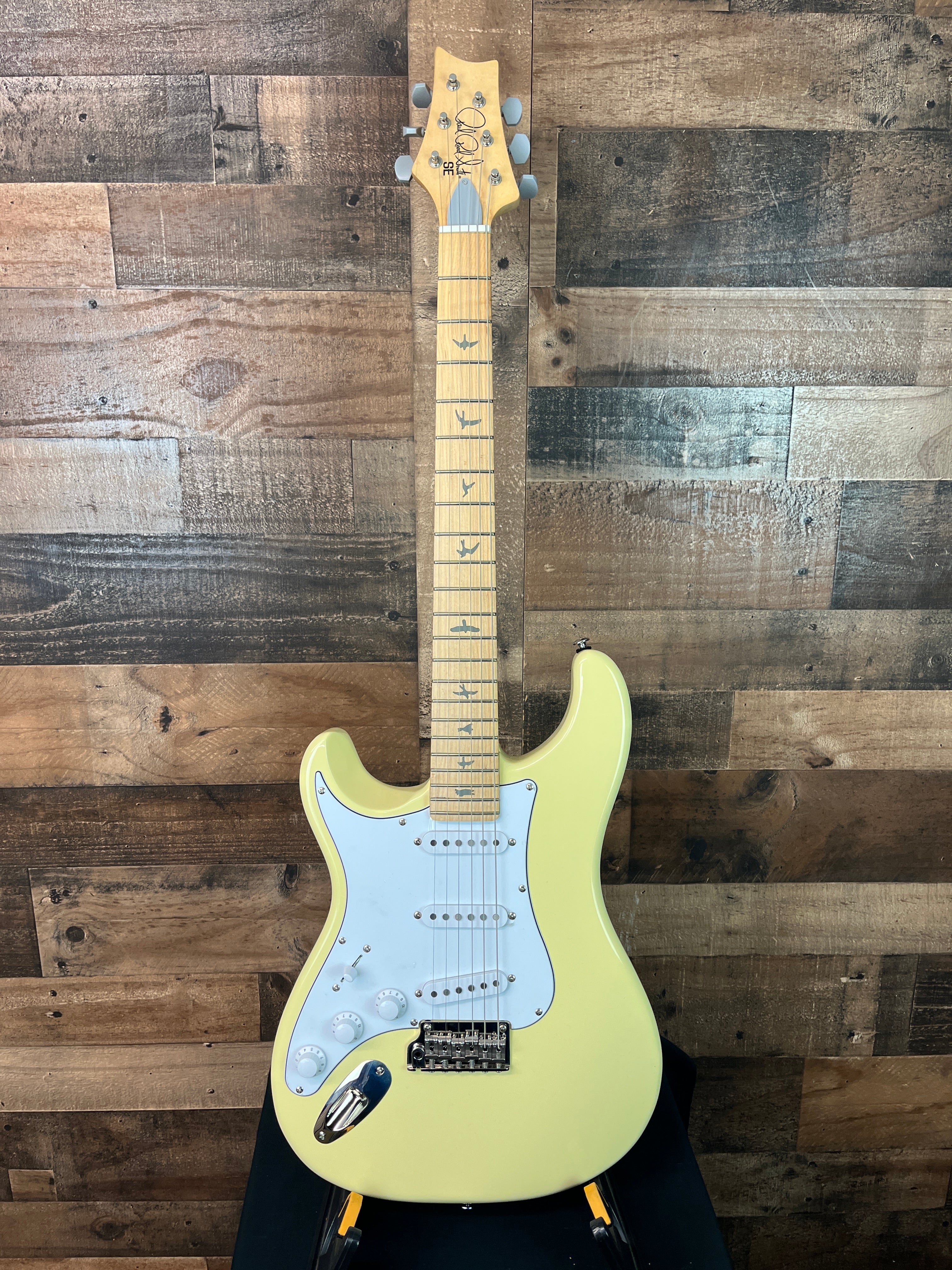 PRS SE Silver Sky, Left Handed, Moon White, Maple Fingerboard, Gig Bag, 392