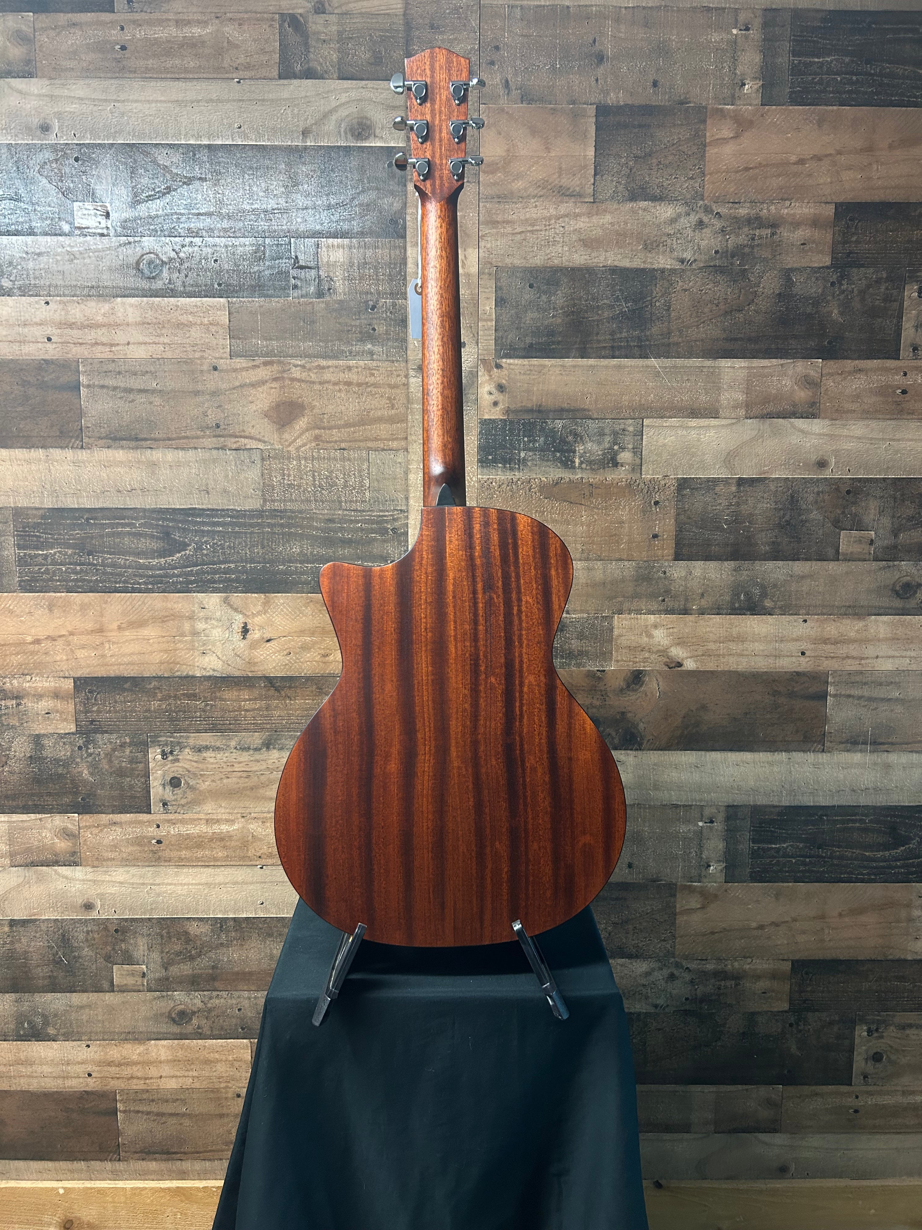Eastman AC122-2CE Natural