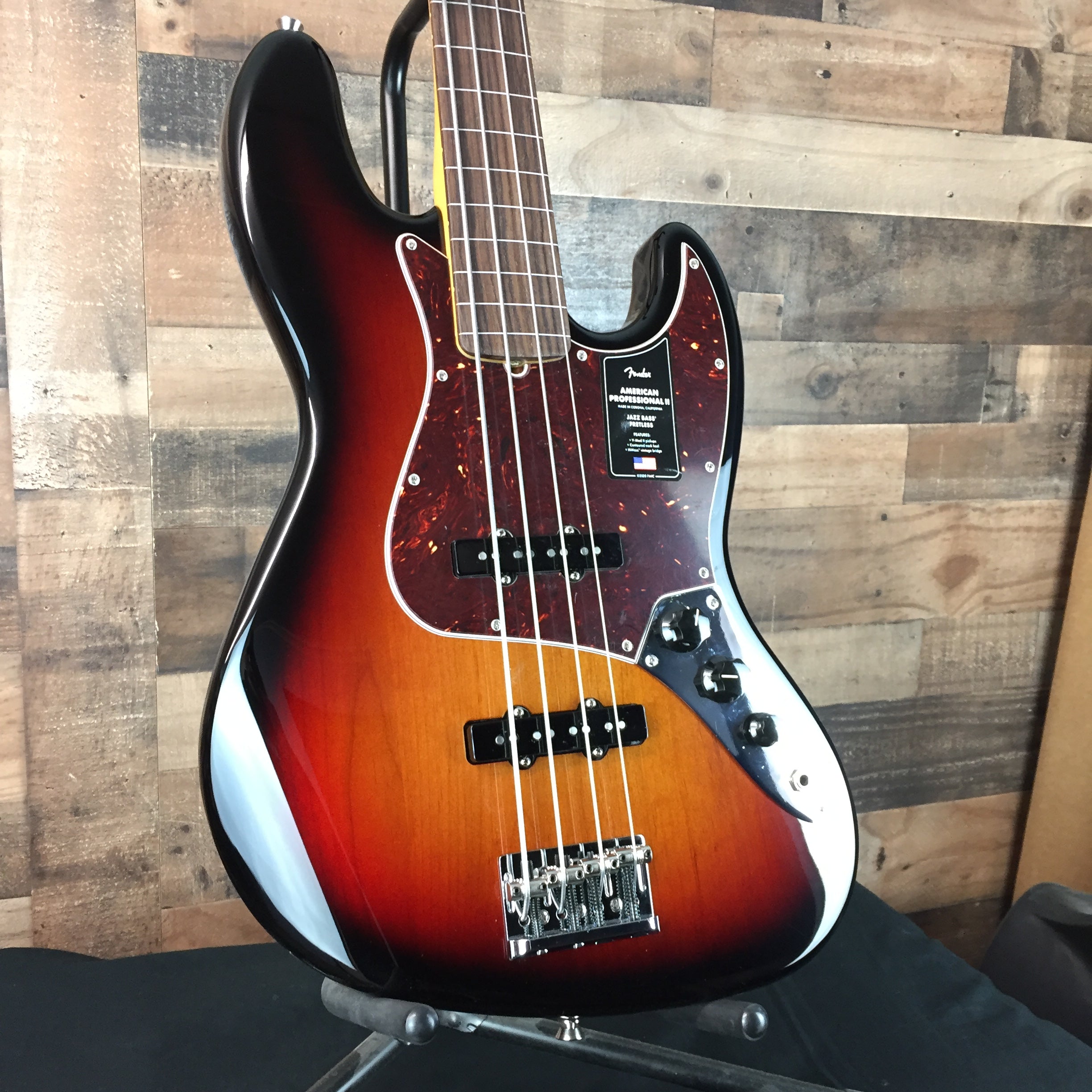 Fender American Pro II Jazz Bass, FRETLESS, Sunburst, Hard Case, 716