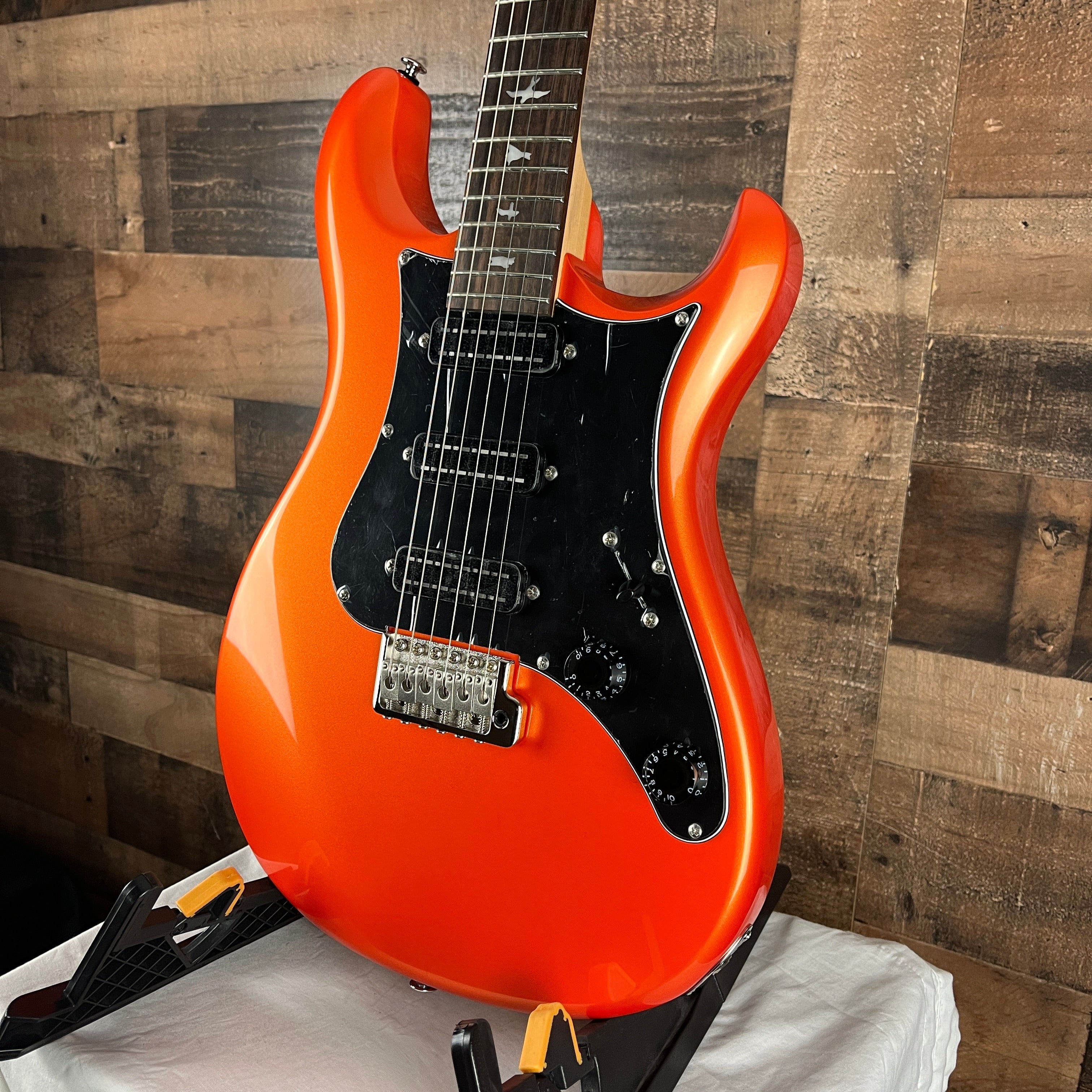 SE NF3, Metallic Orange, Rosewood Fingerboard, Gig Bag, 705