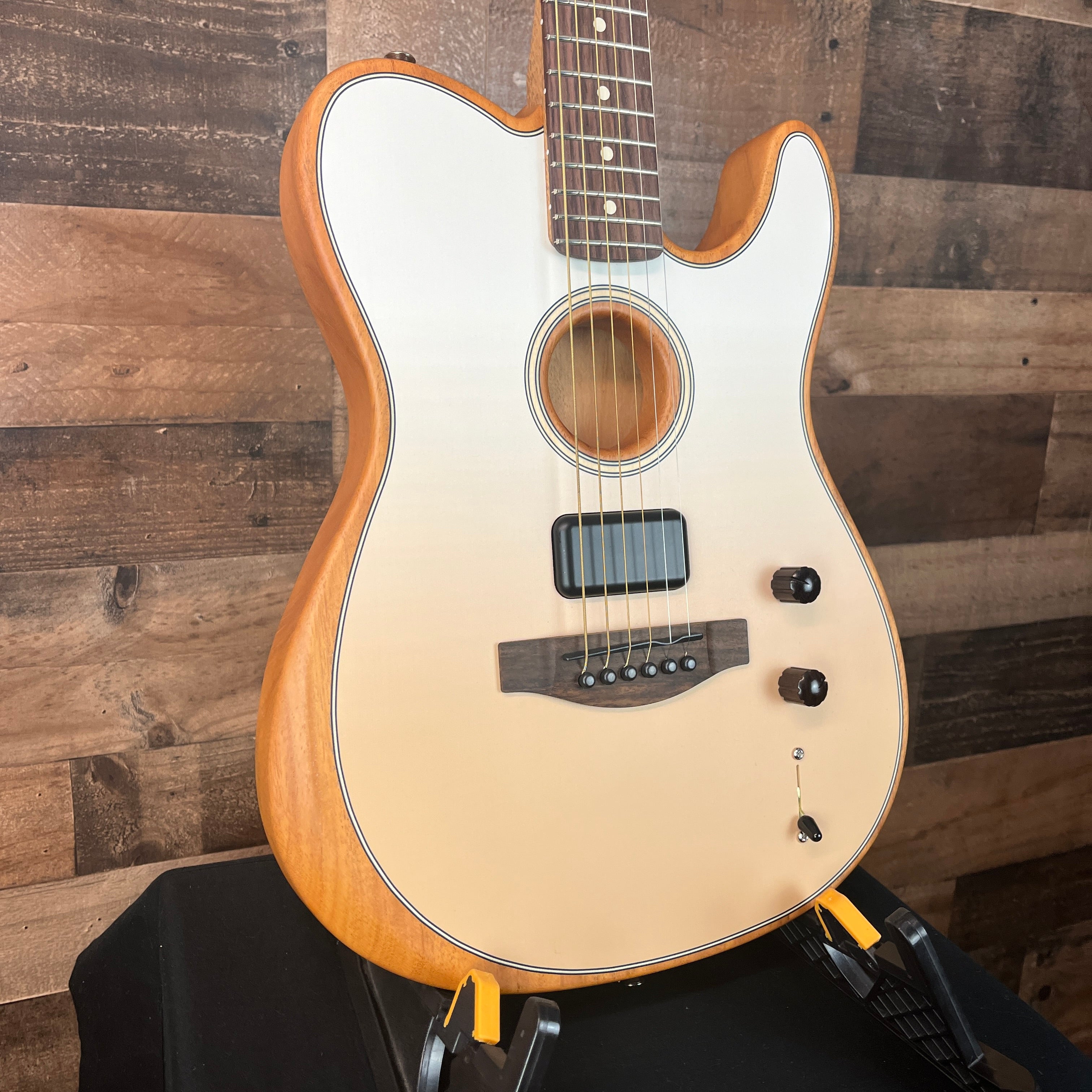 FINNEAS Acoustasonic Player Telecaster, Cappuccino Fade, Gig bag, 180