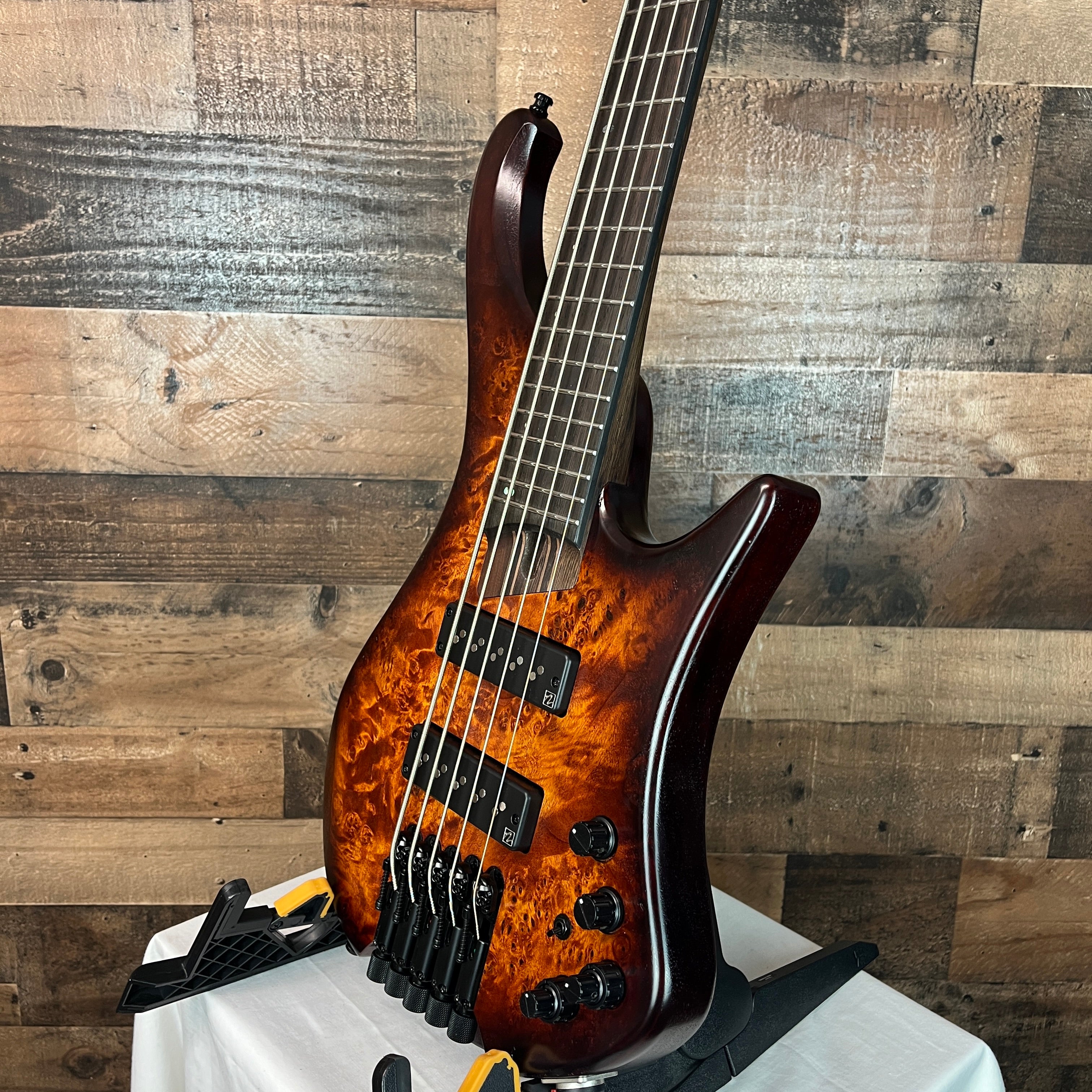 EHB1505S, Dragon Eye Burst, Gig Bag, 687