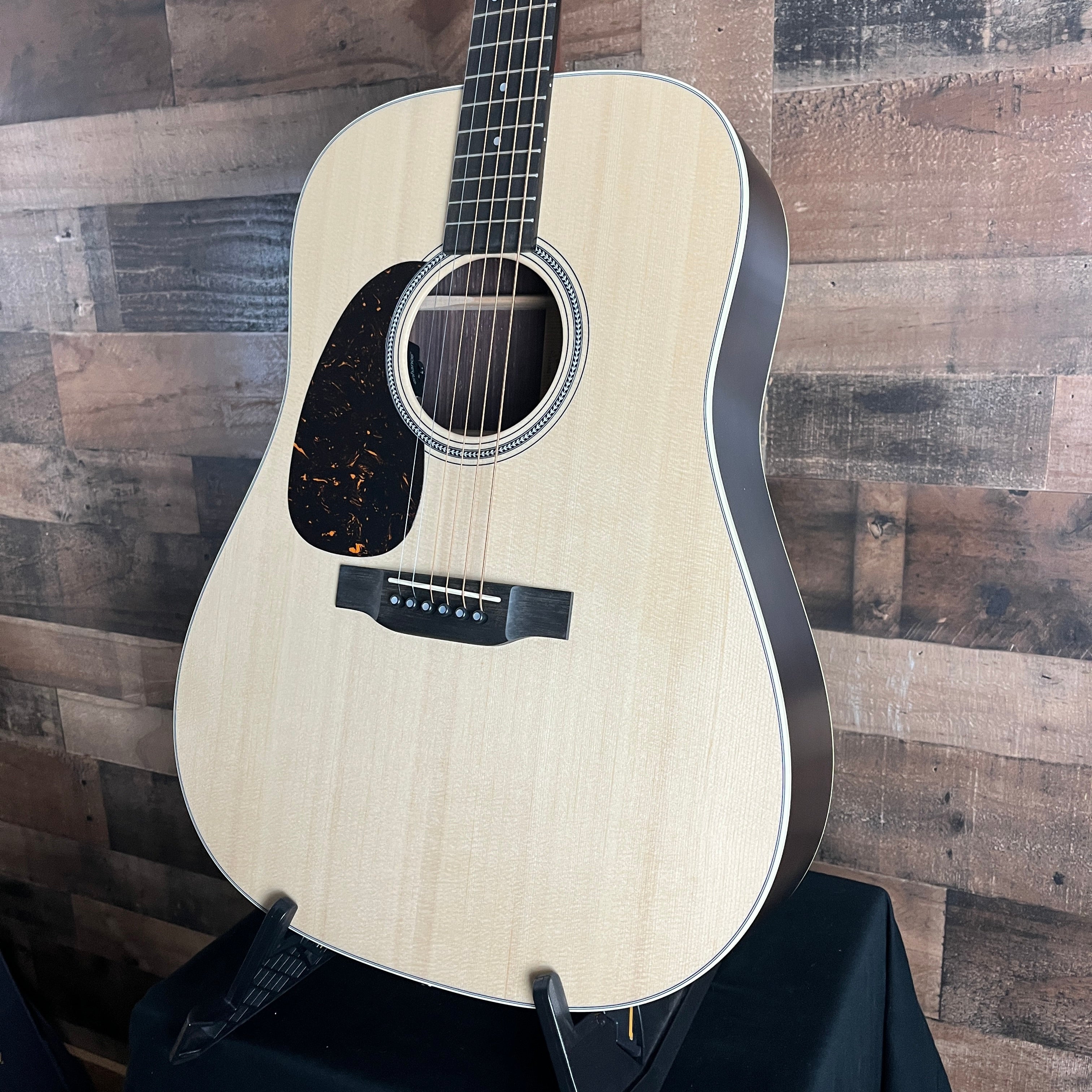 Martin D16EL-01 Left-Handed, Natural, Gig Bag, 005