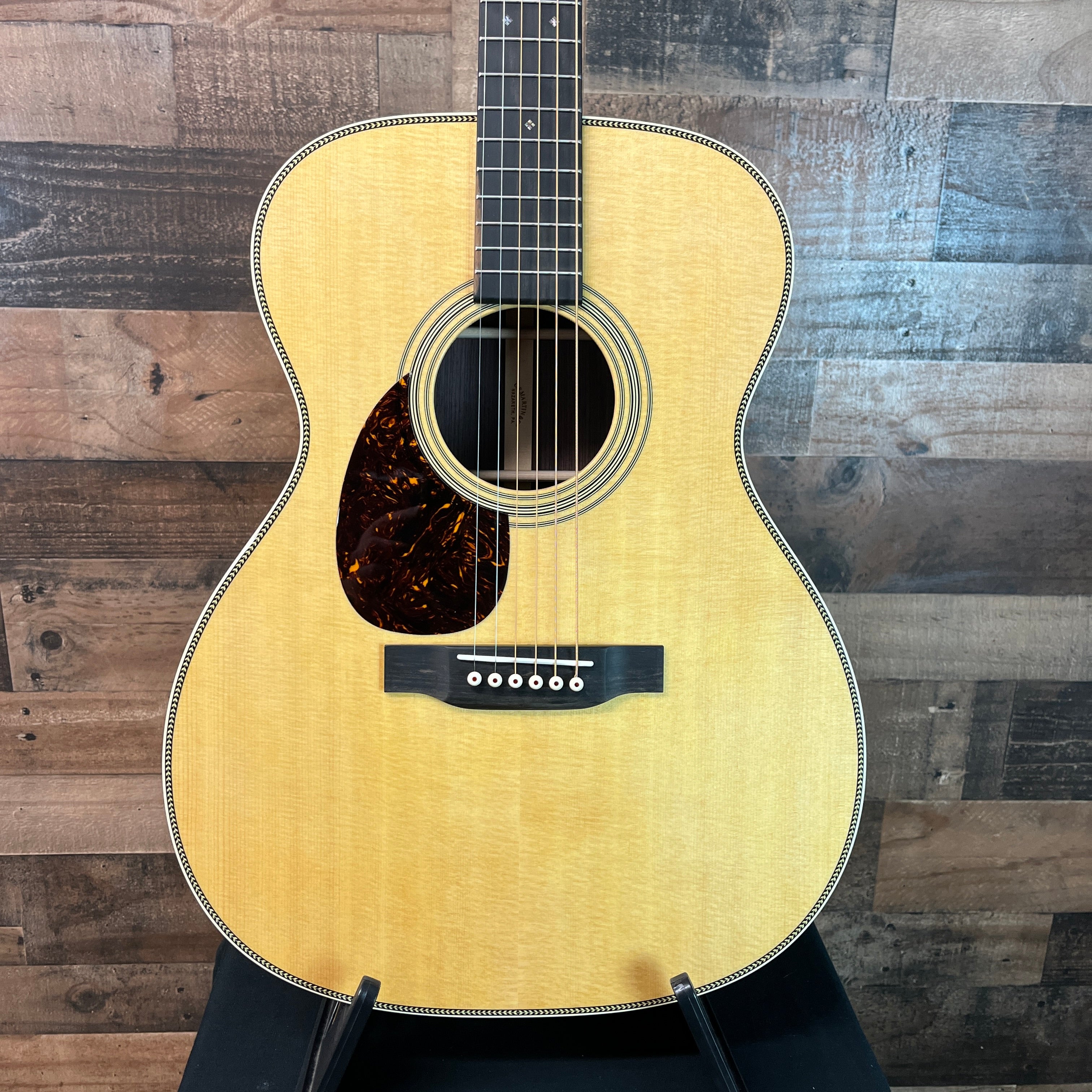 Martin OM-28 OM28 Left-handed, Natural, Hardcase, 563