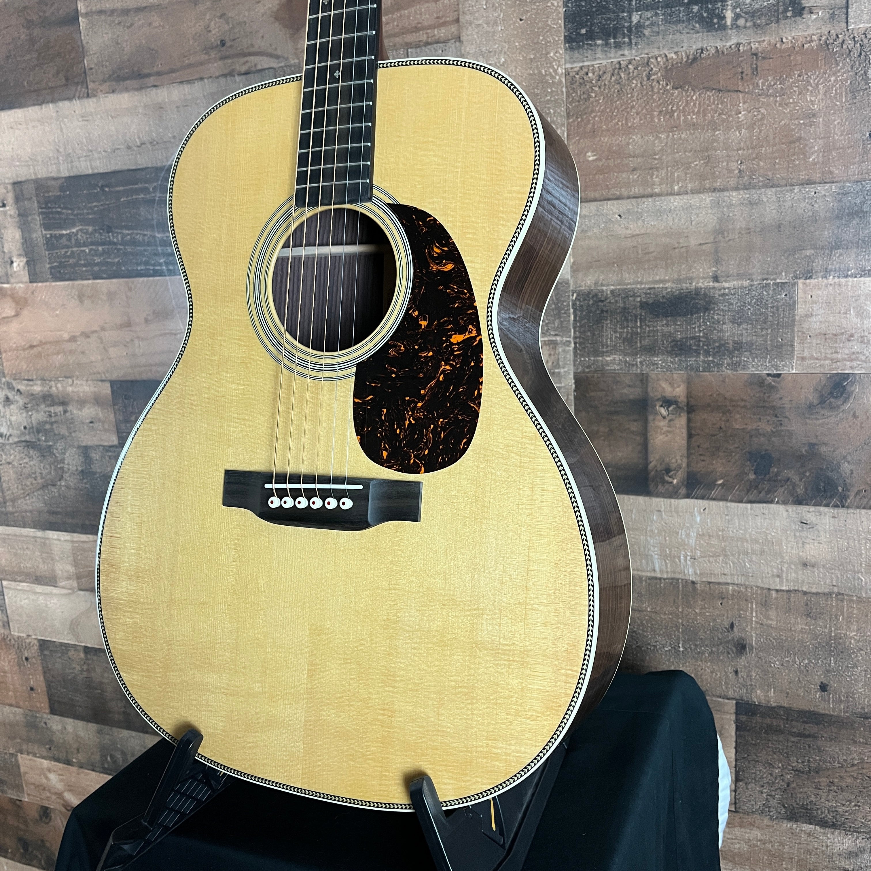 Martin 000-28 Acoustic Guitar with Hard Case, 886