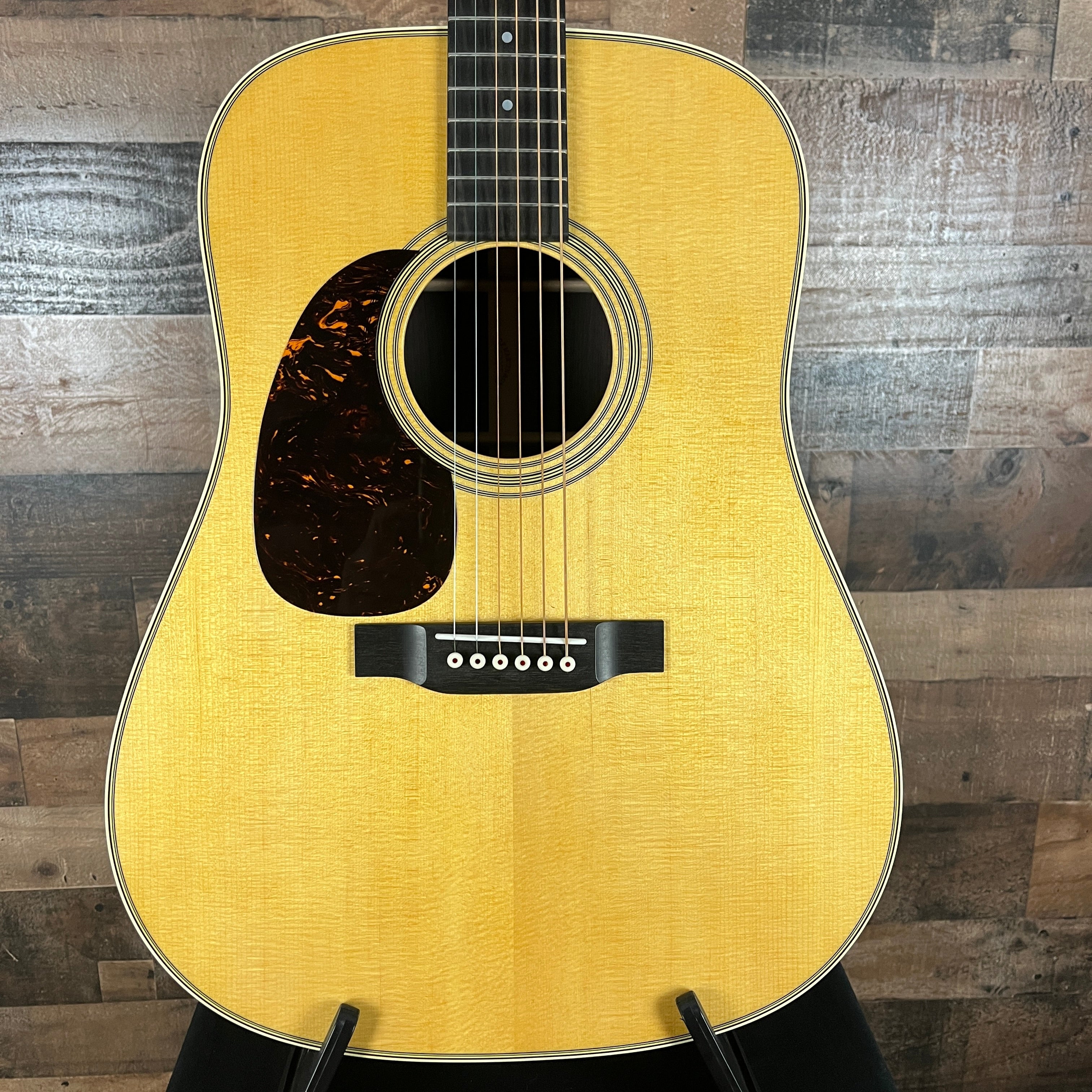 Martin D-28L D-28, Left-handed, Natural, Hardcase, 554