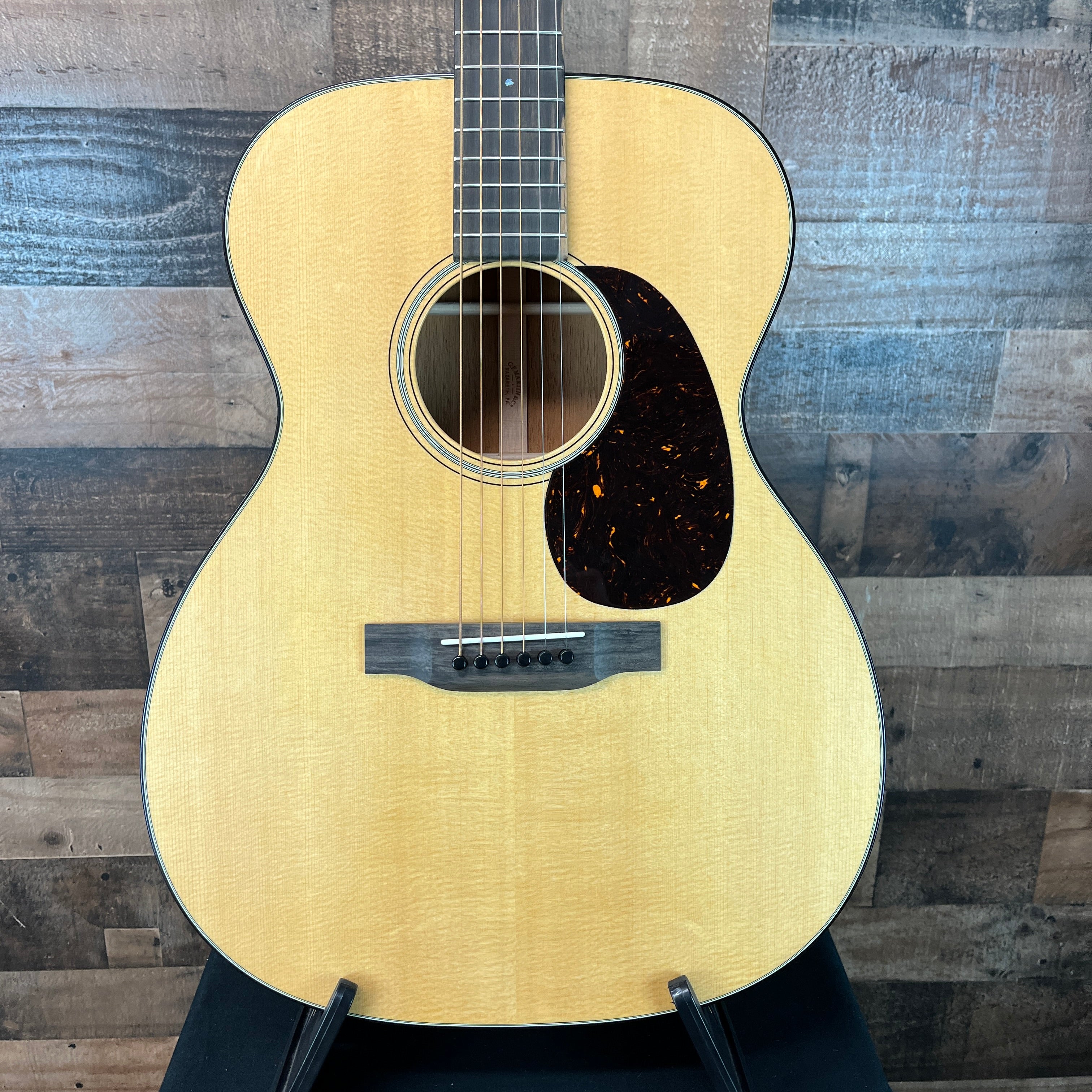 Martin 000-18, Natural Finish, Martin Hardcase, 211