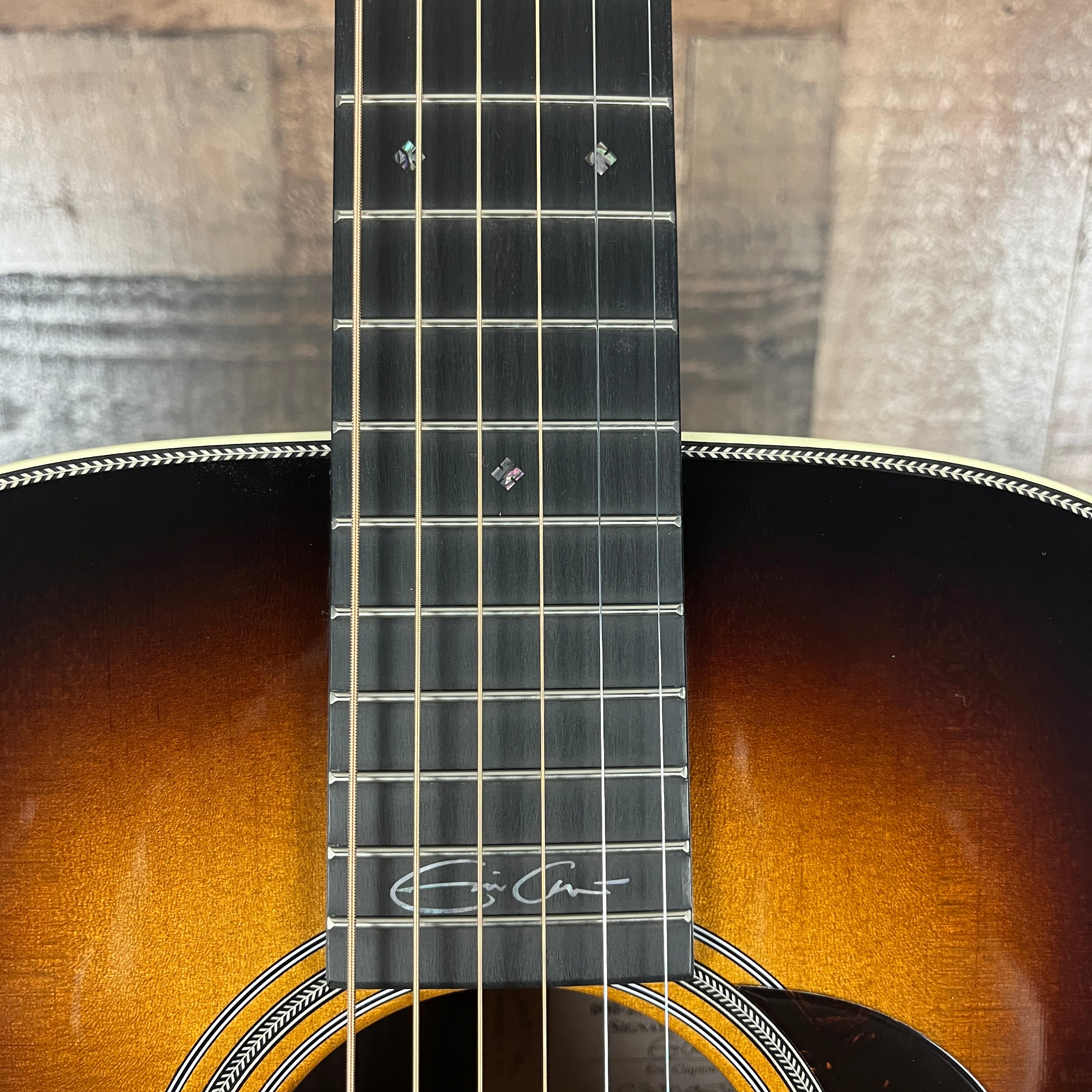 Martin 000-28EC Sunburst, Hardshell Case, 957