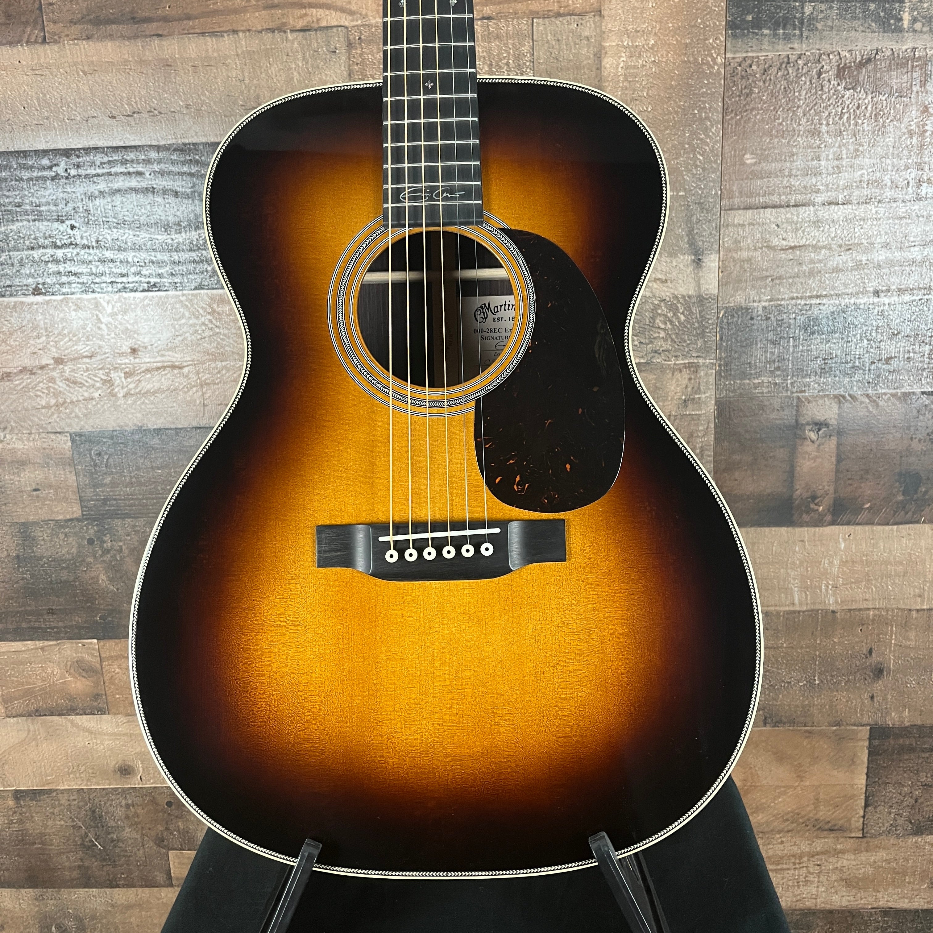 Martin 000-28EC Sunburst, Hardshell Case, 957