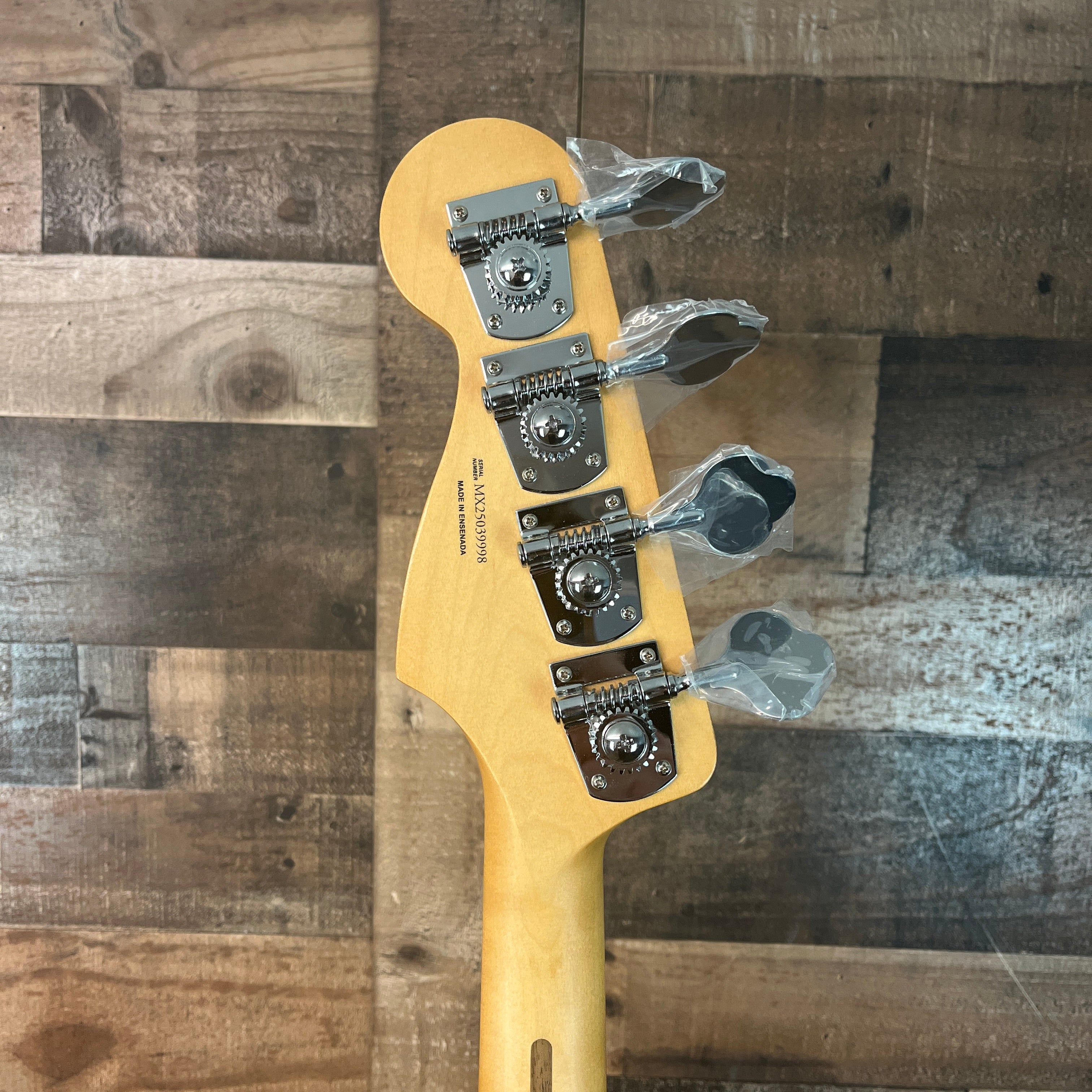 Player II Modified Active Jazz Bass, 3-tone Sunburst, Gig Bag, 998