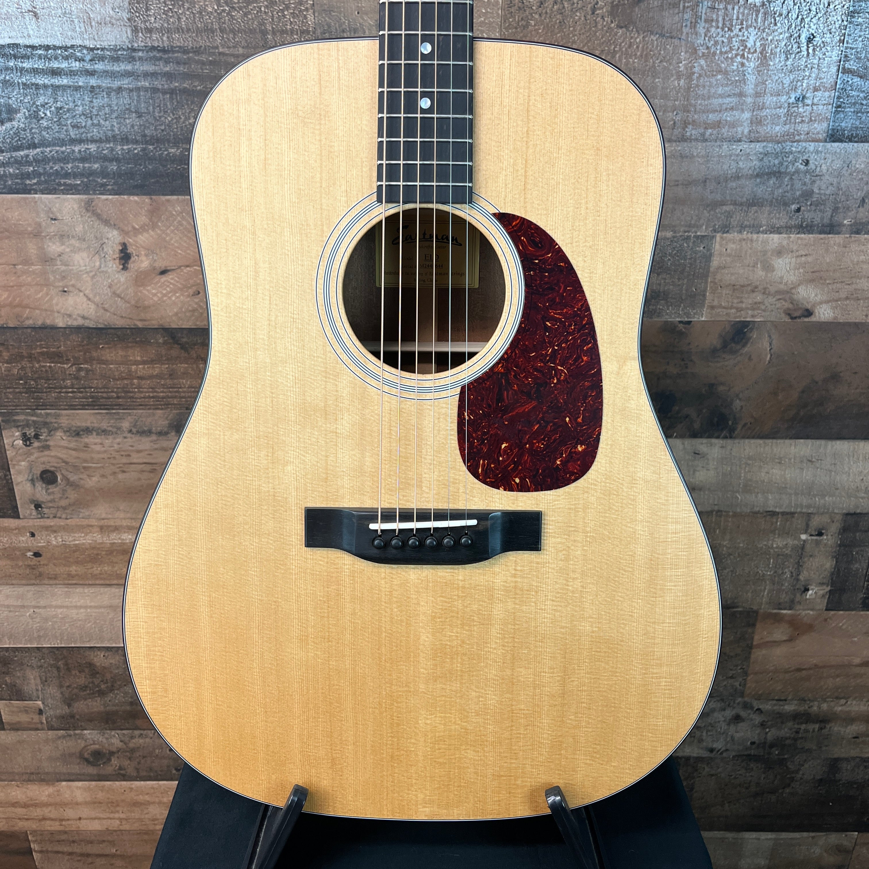 Eastman Guitars E1D Dreadnought Acoustic Guitar, Natural, Gig Bag, 644