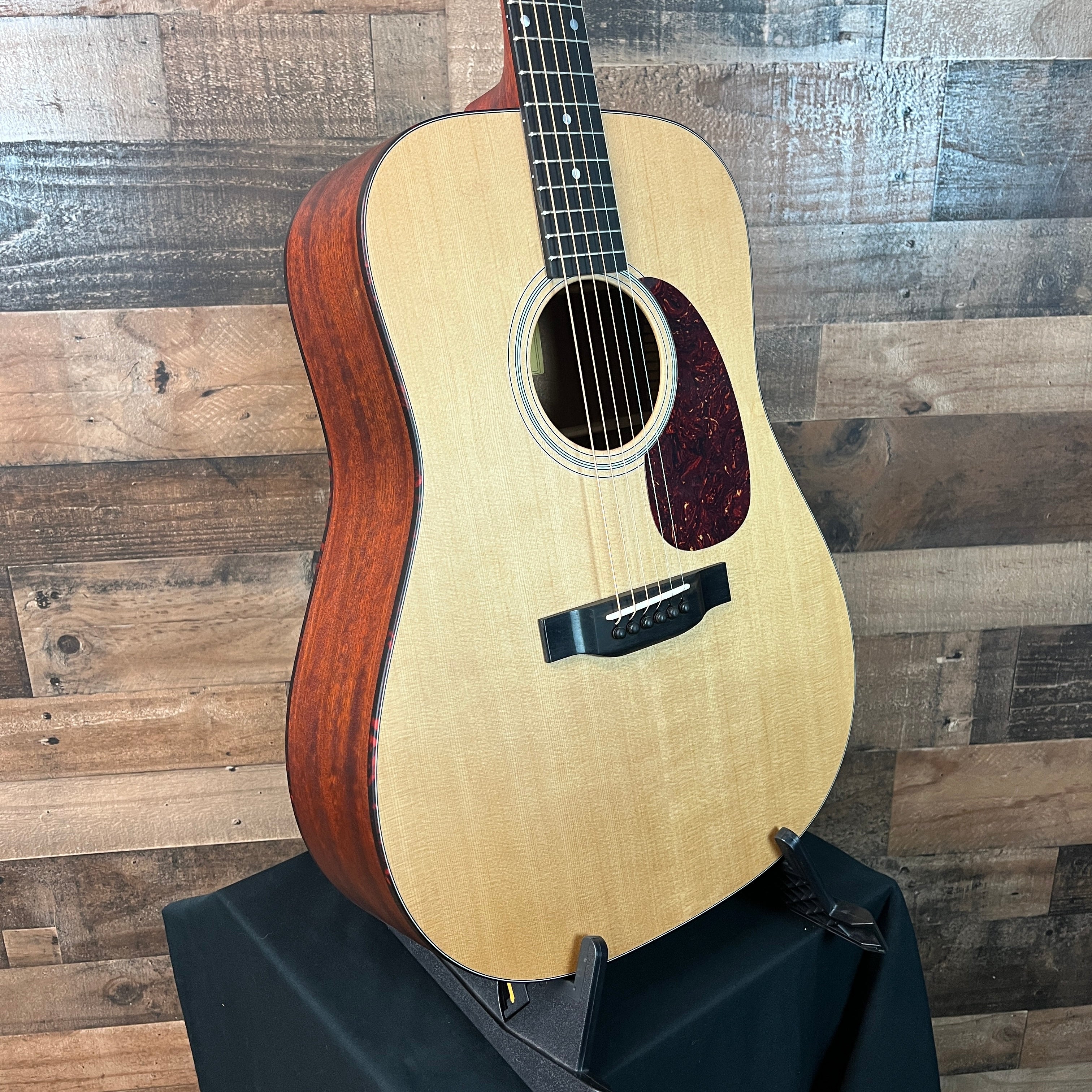 Eastman Guitars E1D Dreadnought Acoustic Guitar, Natural, Gig Bag, 644