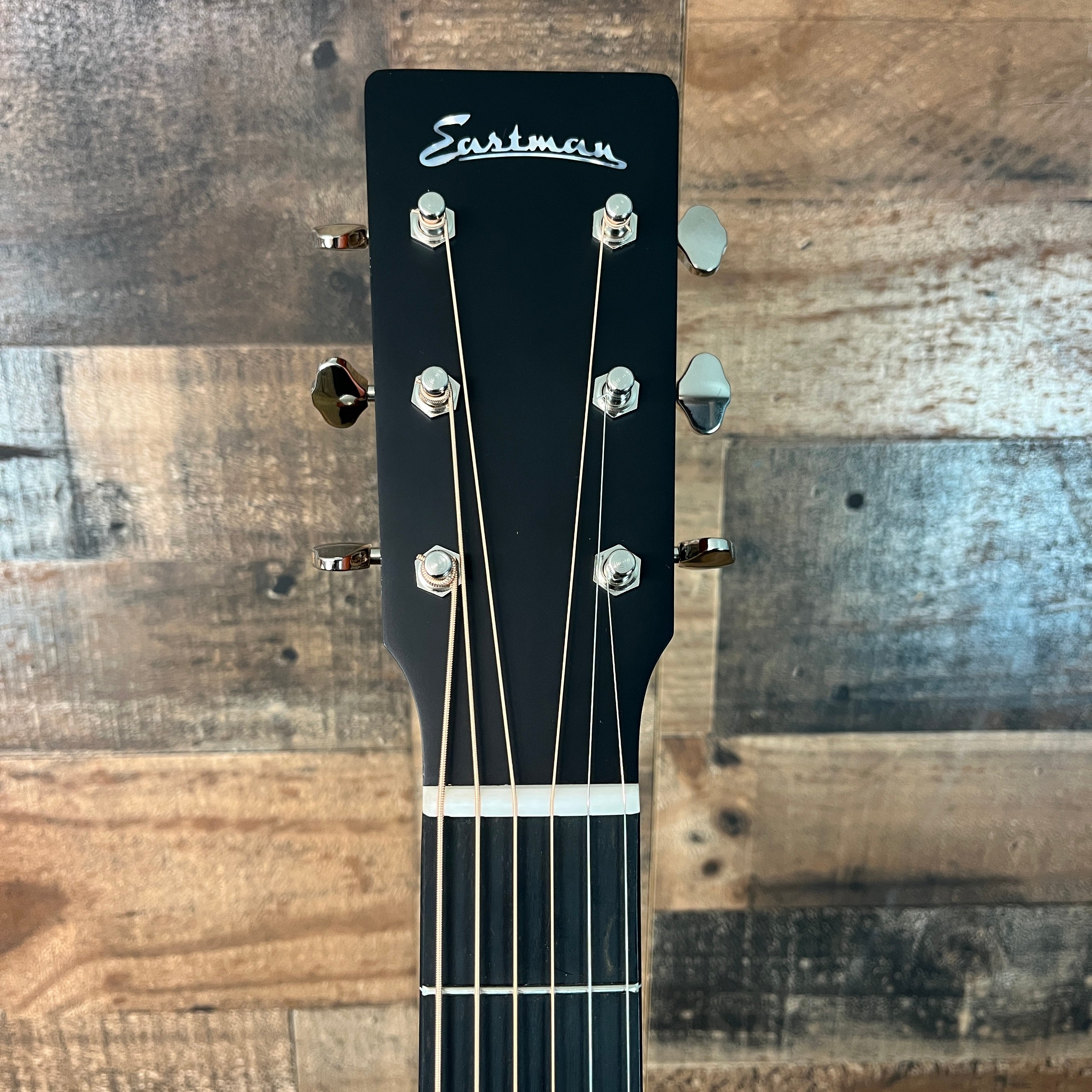 Eastman Guitars E1D Dreadnought Acoustic Guitar, Natural, Gig Bag, 644