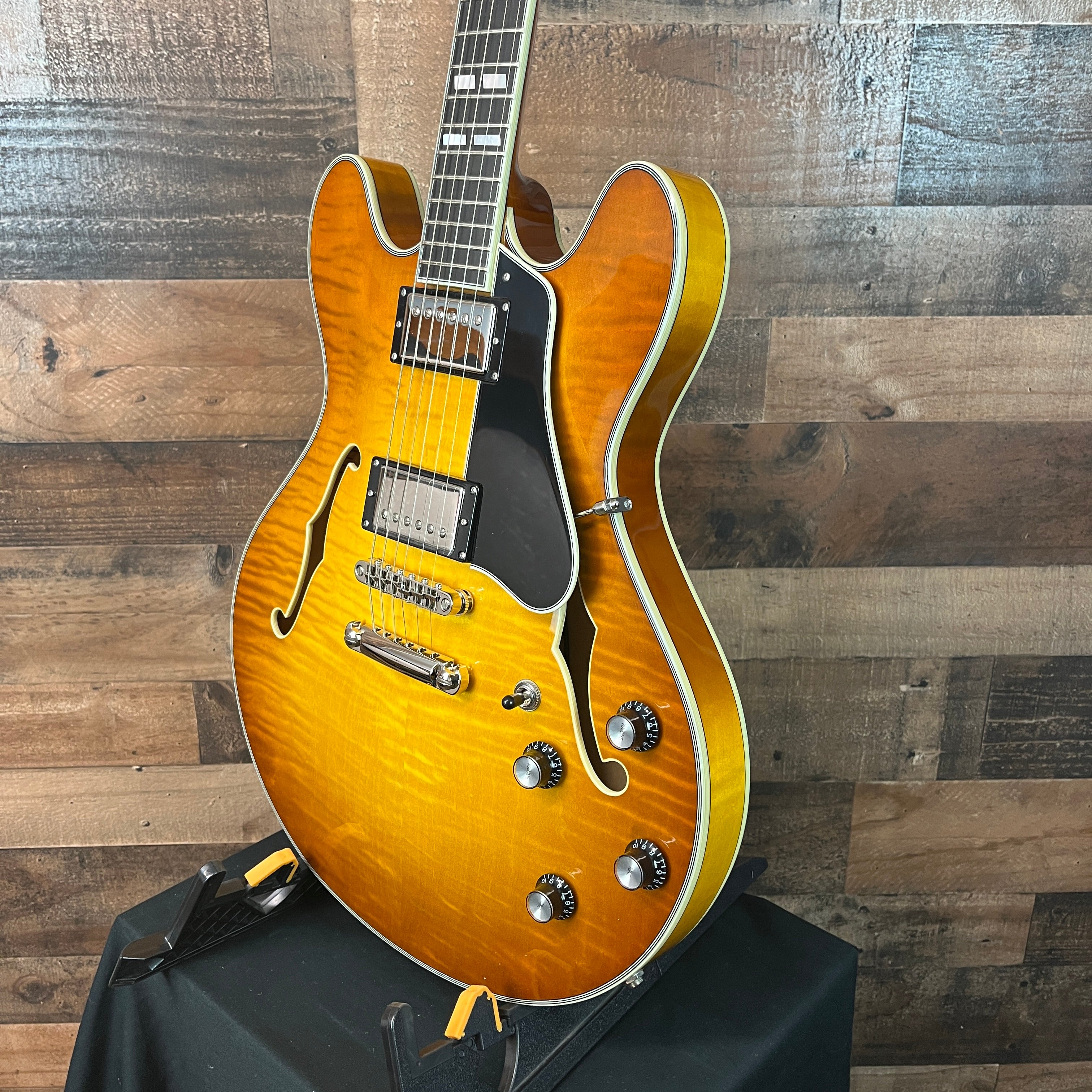 Eastman T486 Semi-Hollow Electric, Goldburst, Hard Case, 278