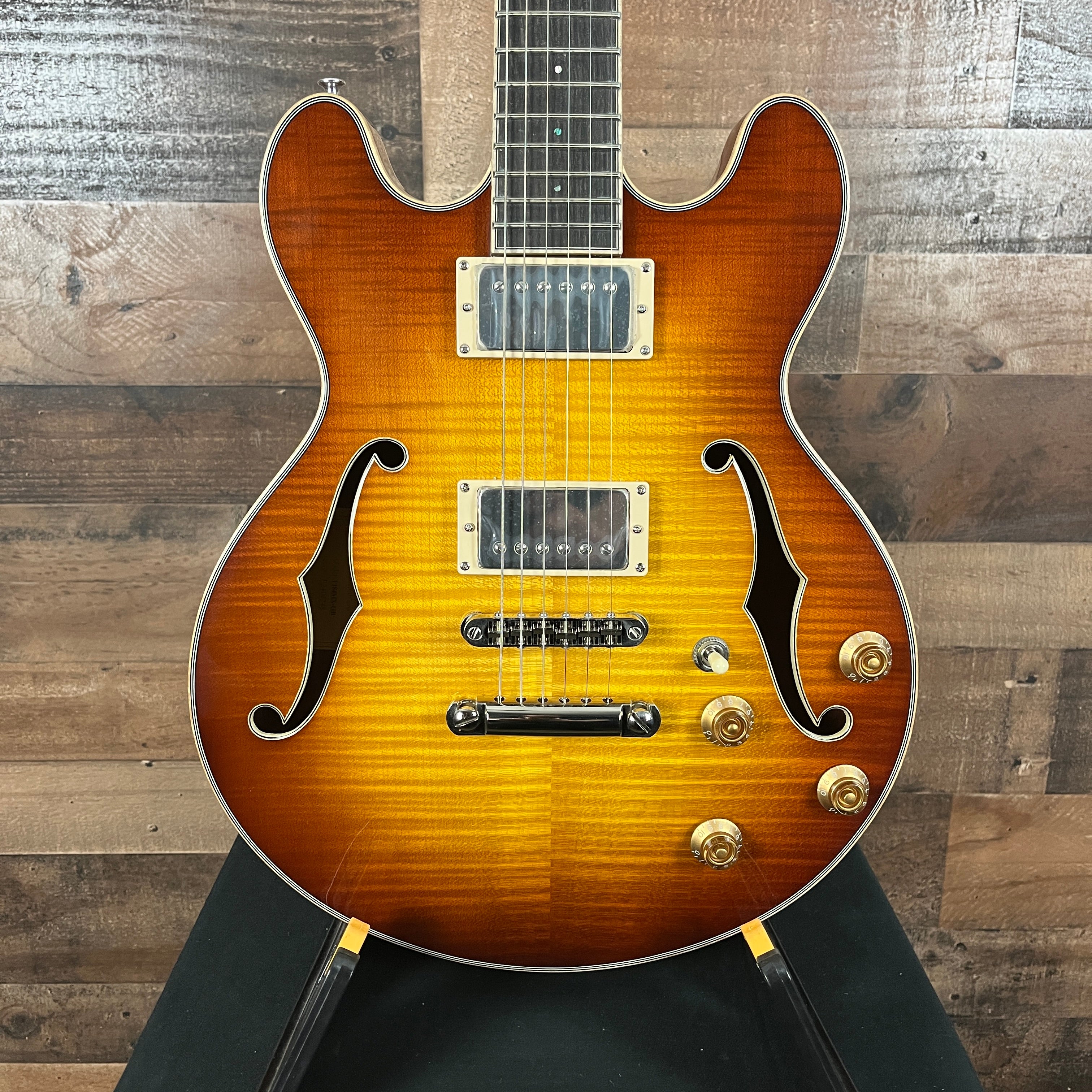 T184MX-GB Semi-hollow Electric Guitar, Goldburst, Hardcase, 248