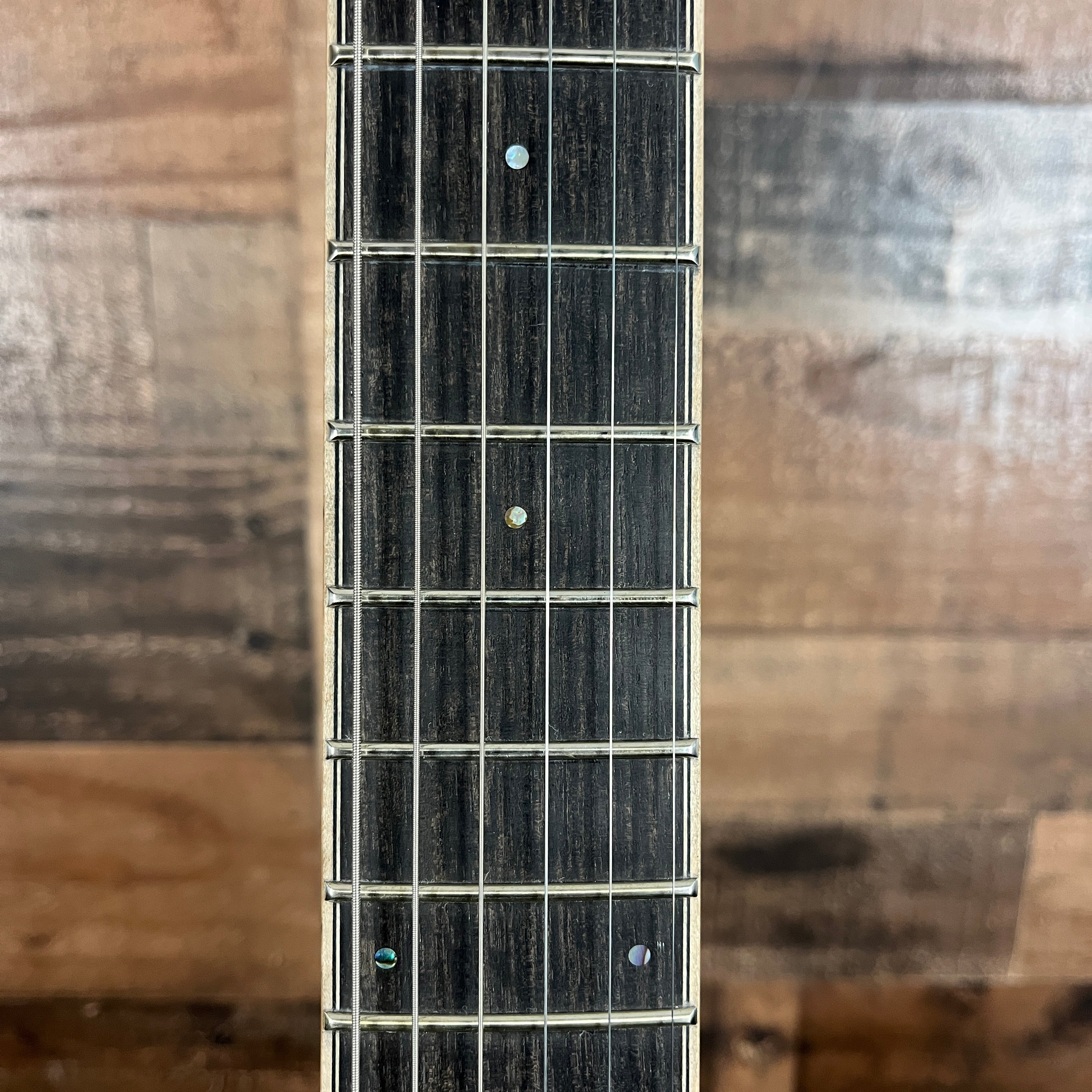 T184MX-GB Semi-hollow Electric Guitar, Goldburst, Hardcase, 248