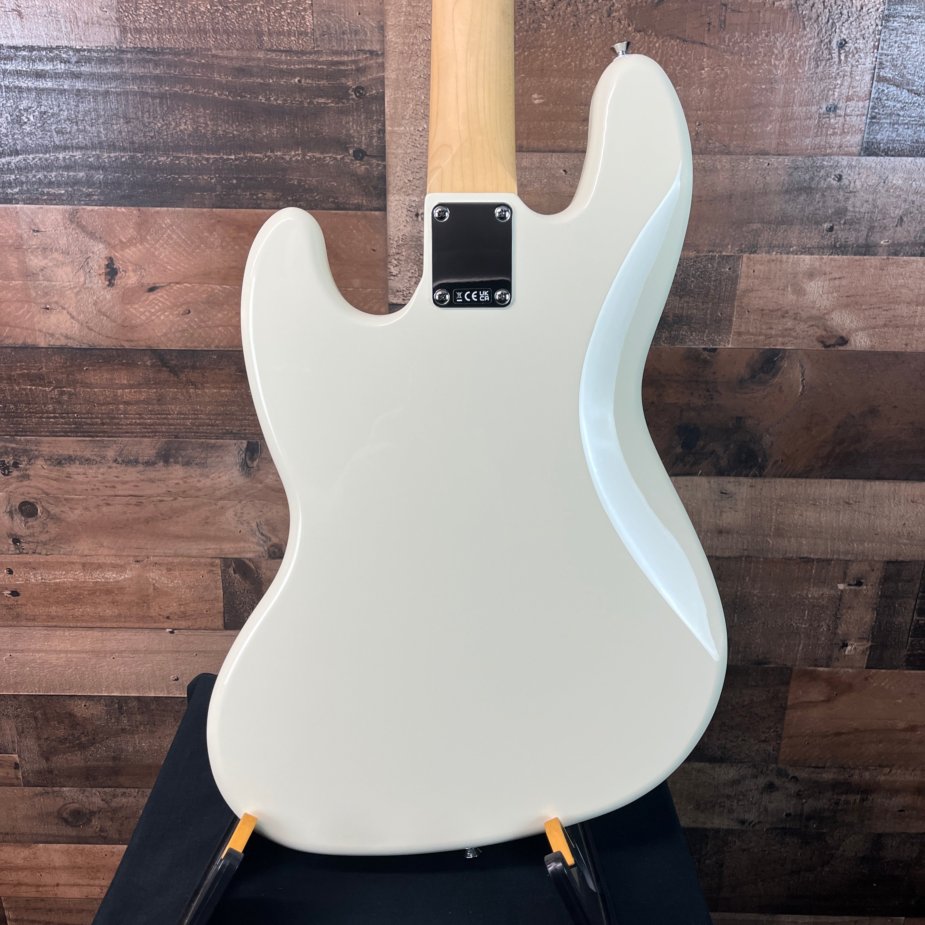 Standard Jazz Bass - Olympic White, Laurel Fingerboard, 849