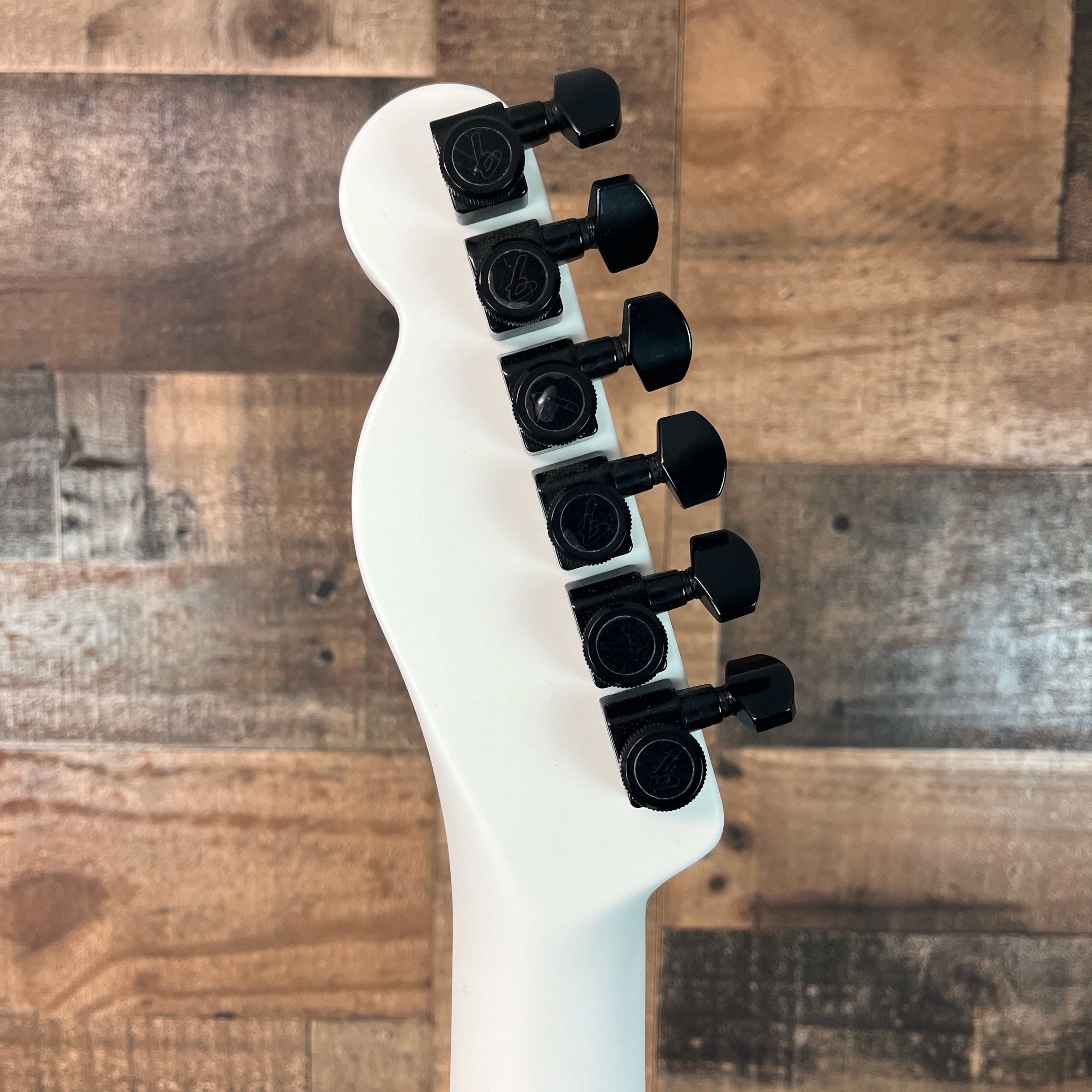 Fender Jack White Signature Triplesonic Acoustasonic Telecaster Satin Arctic White with Black Top,113