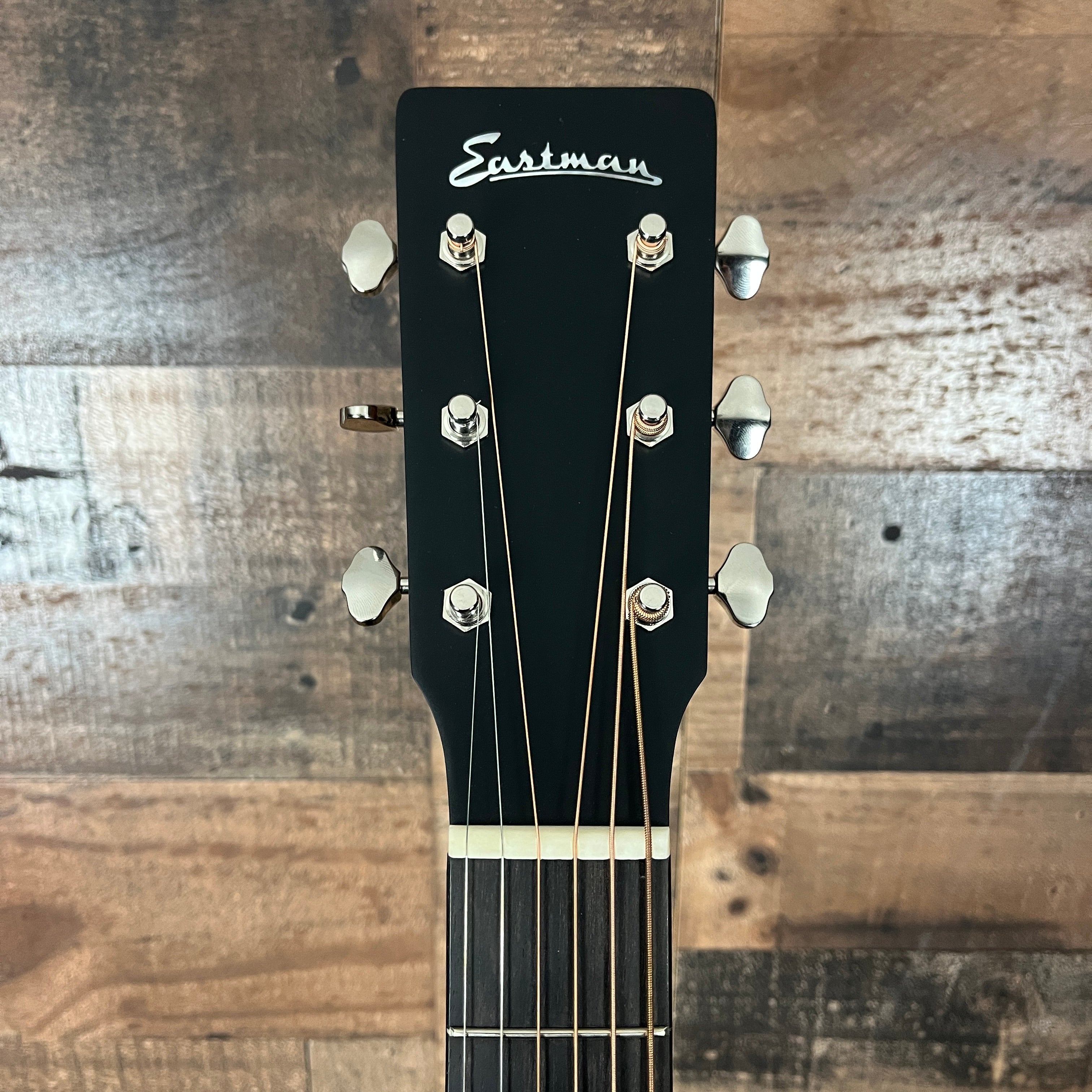 Eastman Guitars E1DL, Left Handed Dreadnought Acoustic Guitar, Natural, Gig Bag, 055